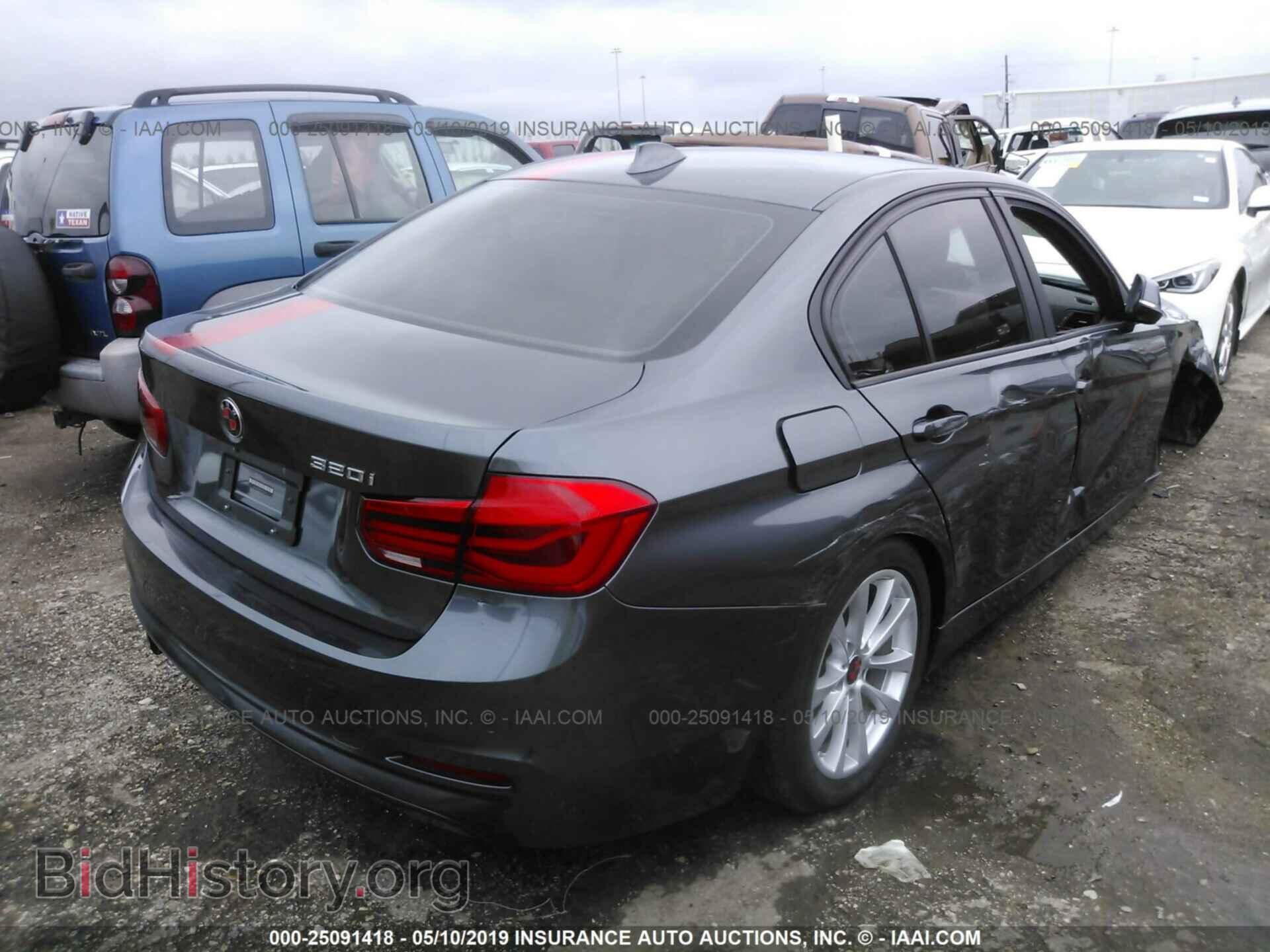 2016 BMW 320 - VIN: WBA8E1G57GNT37626 - Фото 4