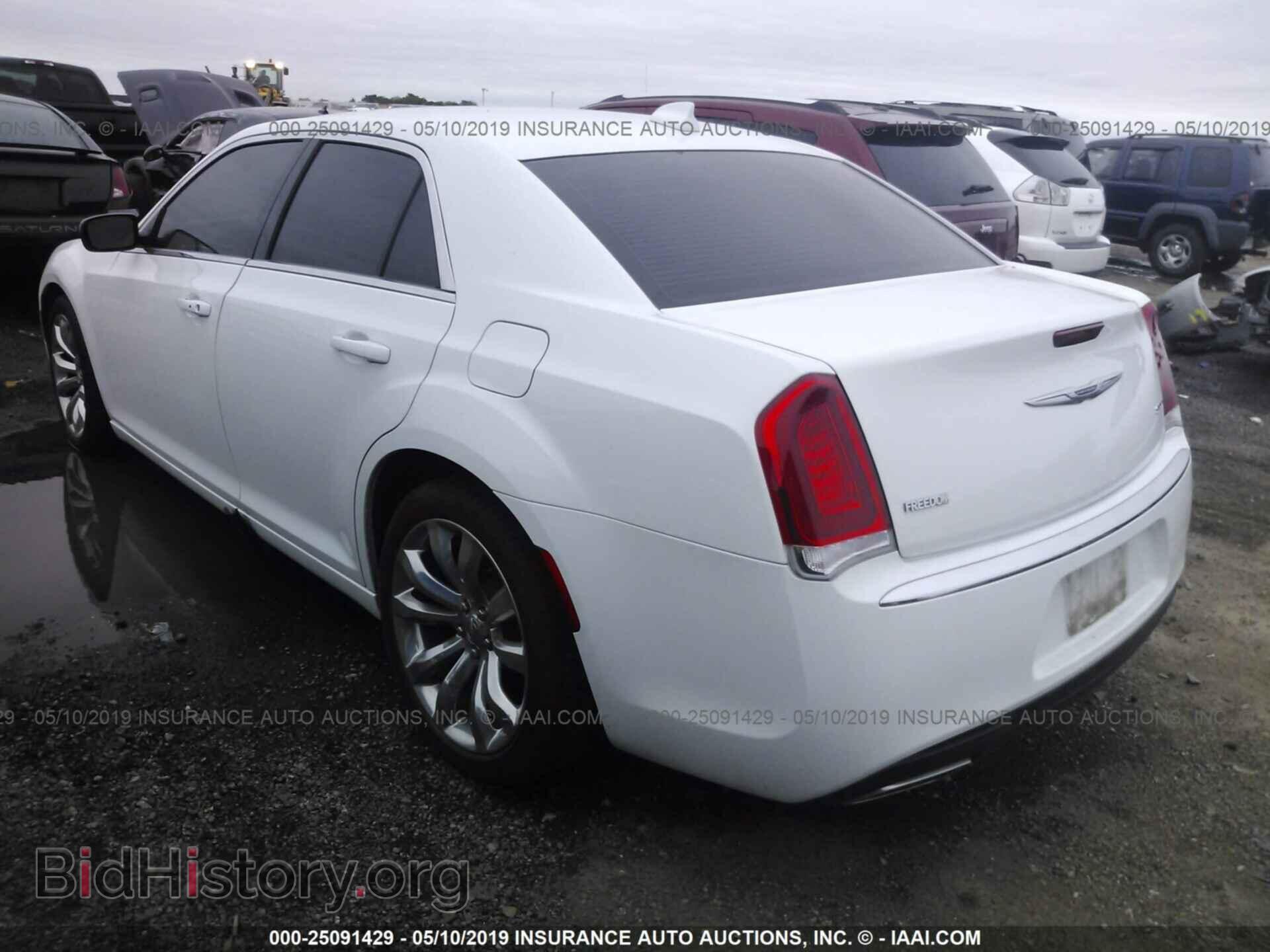 2018 CHRYSLER 300 - VIN: 2C3CCAAG2JH283637 - Фото 3