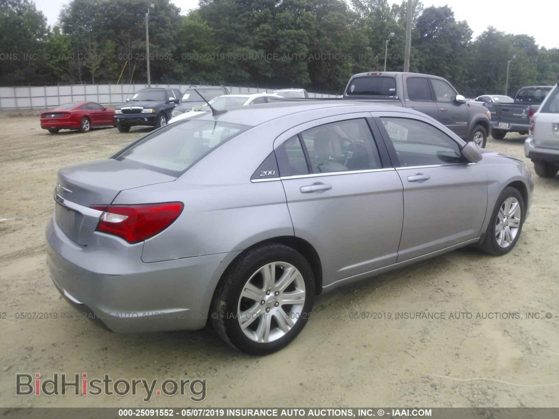 2013 CHRYSLER 200 - VIN: 1C3CCBBB8DN584742 - Photo 4