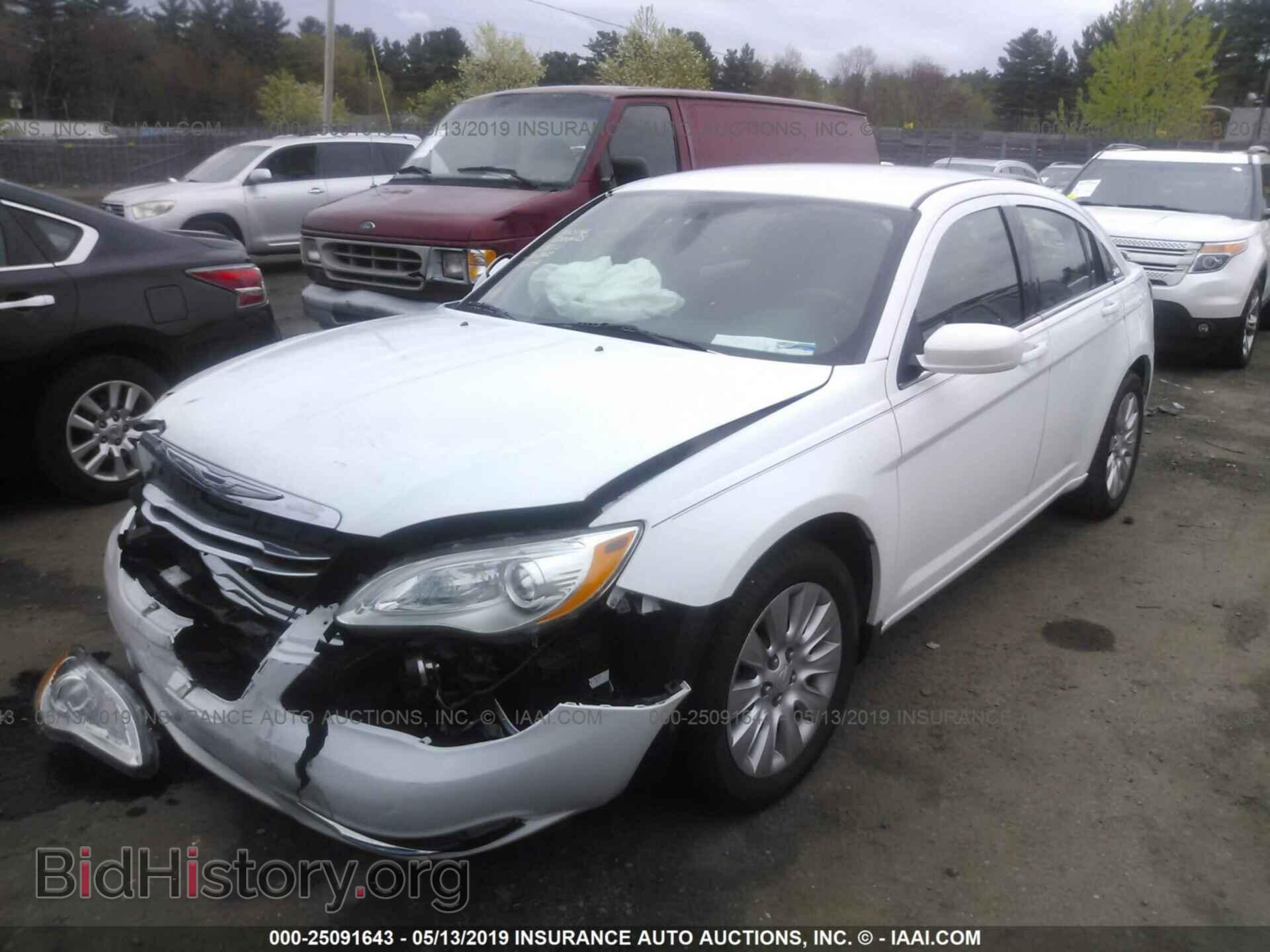2014 CHRYSLER 200 - VIN: 1C3CCBAB3EN210977 - Фото 2