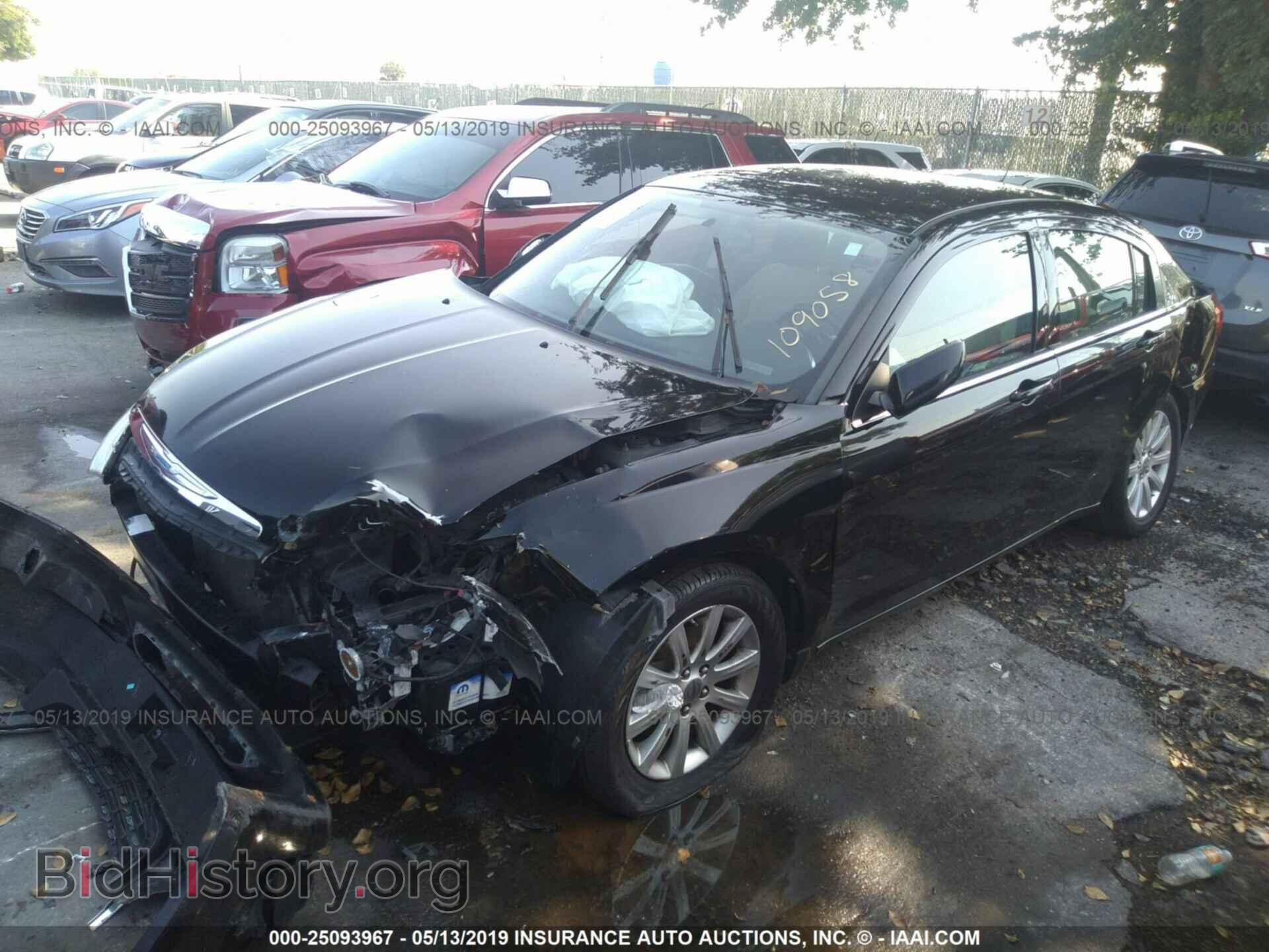 2012 CHRYSLER 200 - VIN: 1C3CCBBB1CN109058 - Фото 2