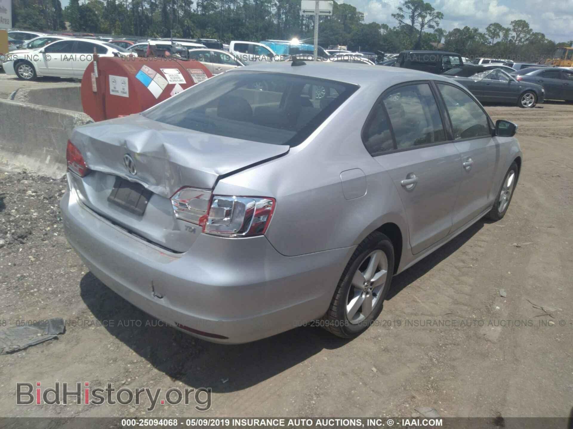 2012 VOLKSWAGEN JETTA - VIN: 3VWLL7AJ1CM364060 - Photo 4