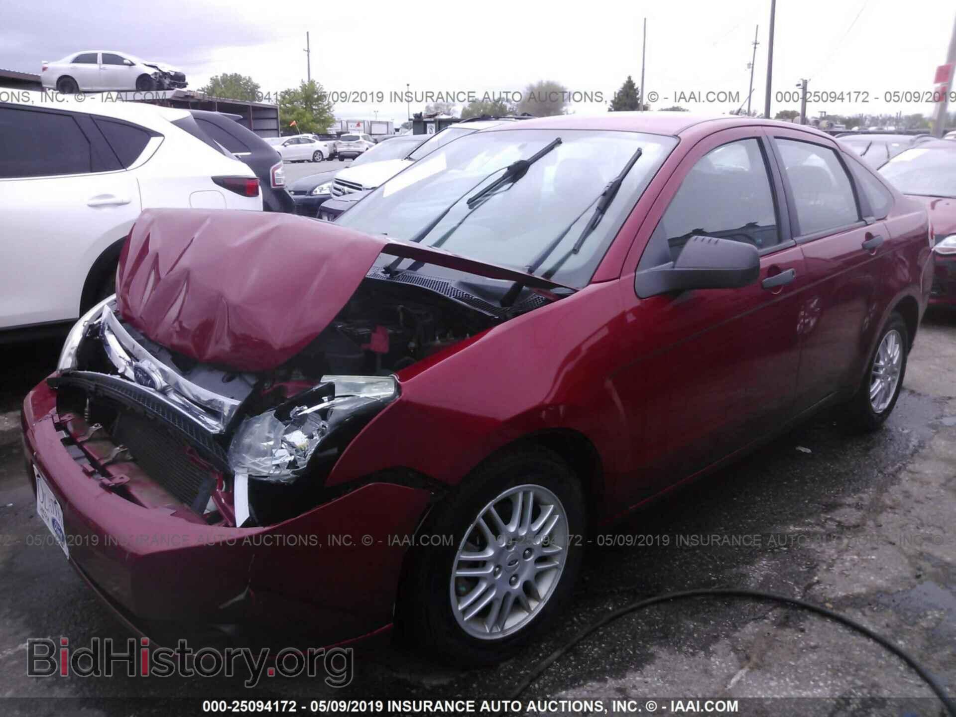 2011 FORD FOCUS - VIN: 1FAHP3FN1BW103064 - Фото 2