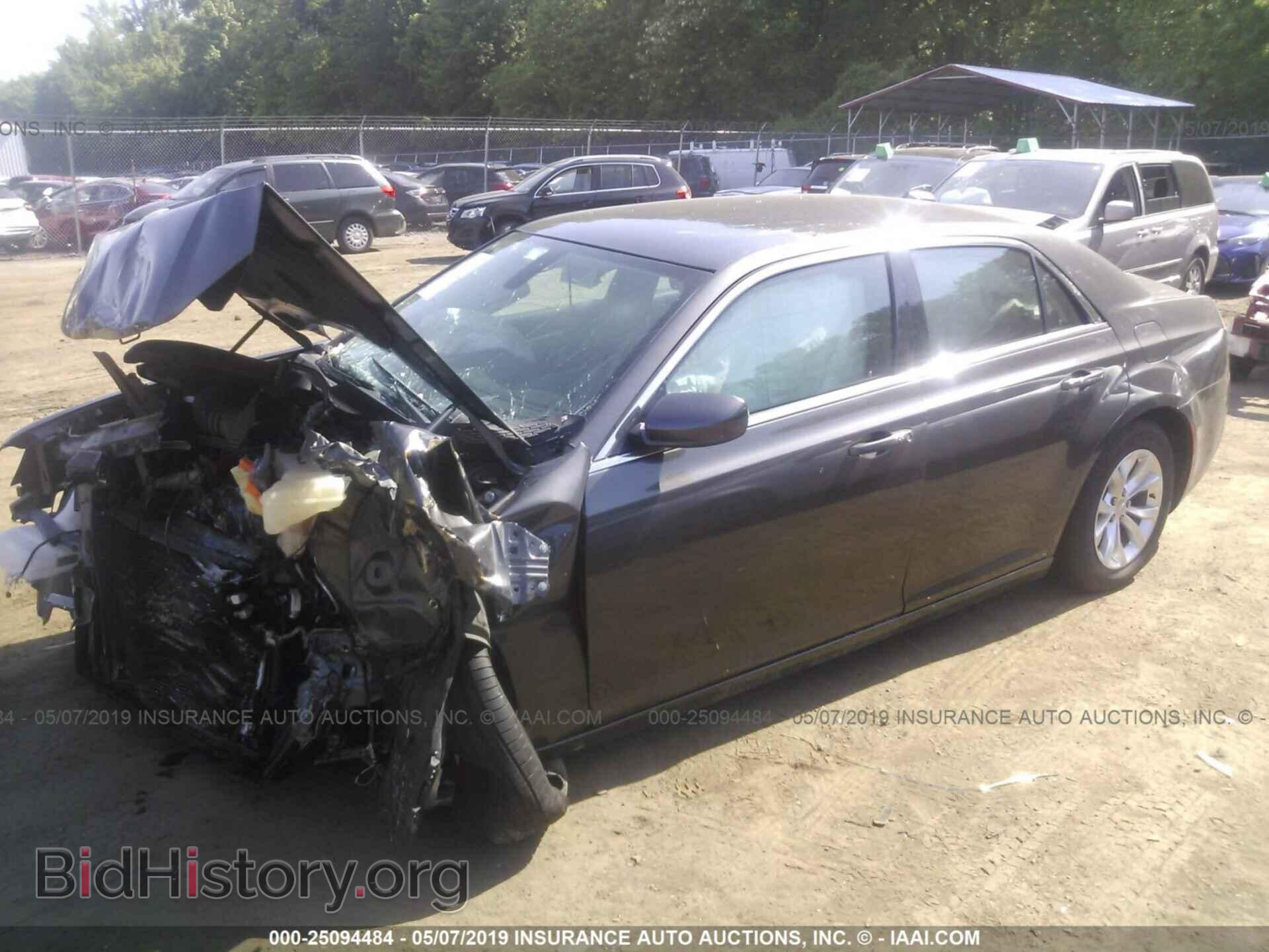 2016 CHRYSLER 300 - VIN: 2C3CCAAG4GH197657 - Фото 2