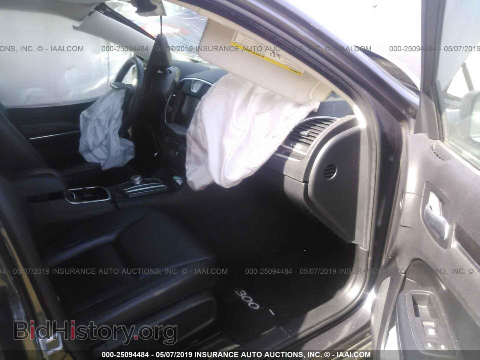 2016 CHRYSLER 300 - VIN: 2C3CCAAG4GH197657 - Фото 5