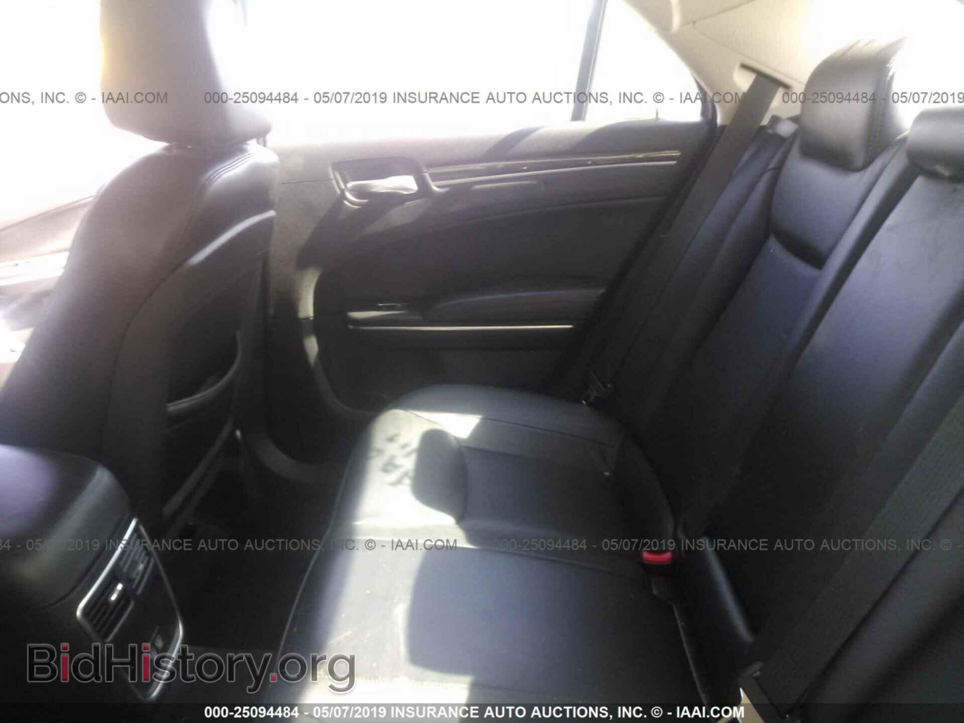 2016 CHRYSLER 300 - VIN: 2C3CCAAG4GH197657 - Фото 8