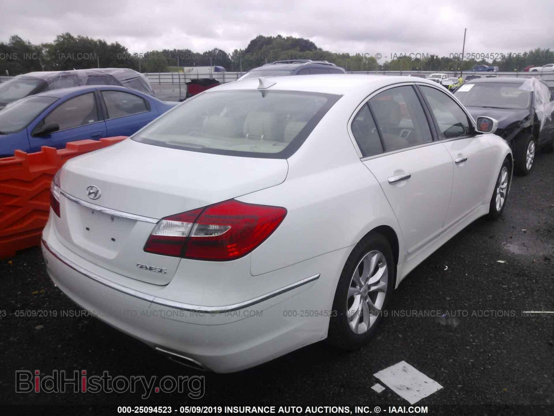 2013 HYUNDAI GENESIS - VIN: KMHGC4DD4DU235702 - Фото 4