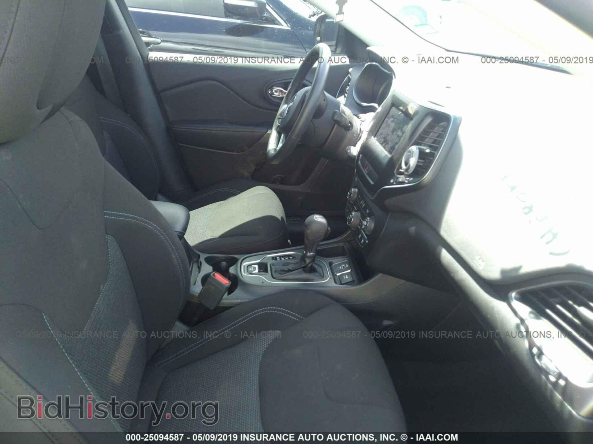2019 JEEP CHEROKEE - VIN: 1C4PJLCB2KD270207 - Photo 5