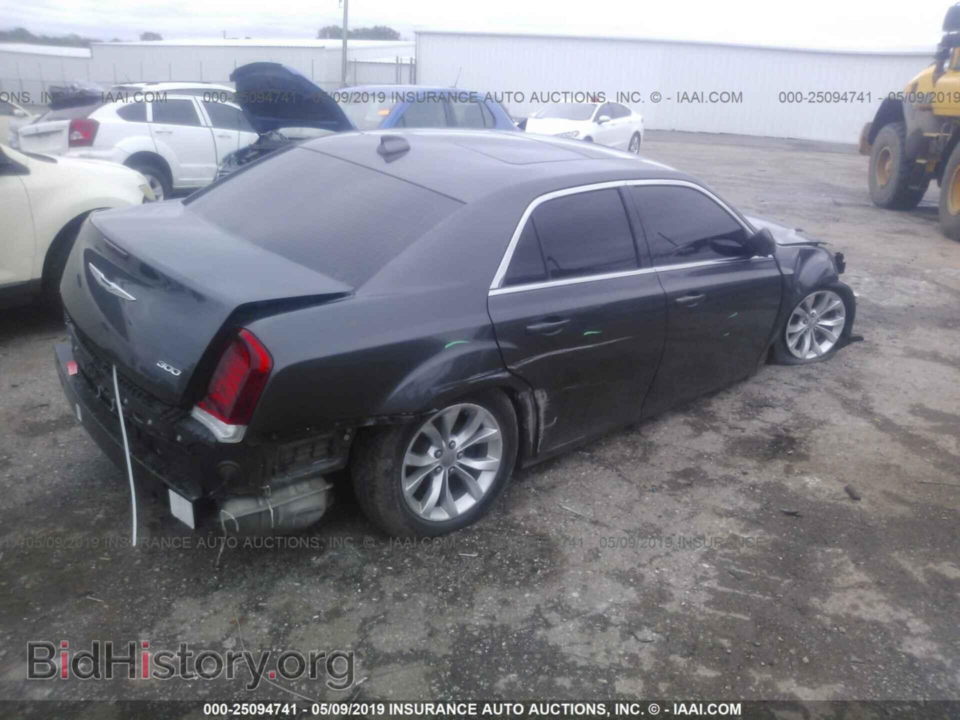 2016 CHRYSLER 300 - VIN: 2C3CCAAG5GH211999 - Фото 4