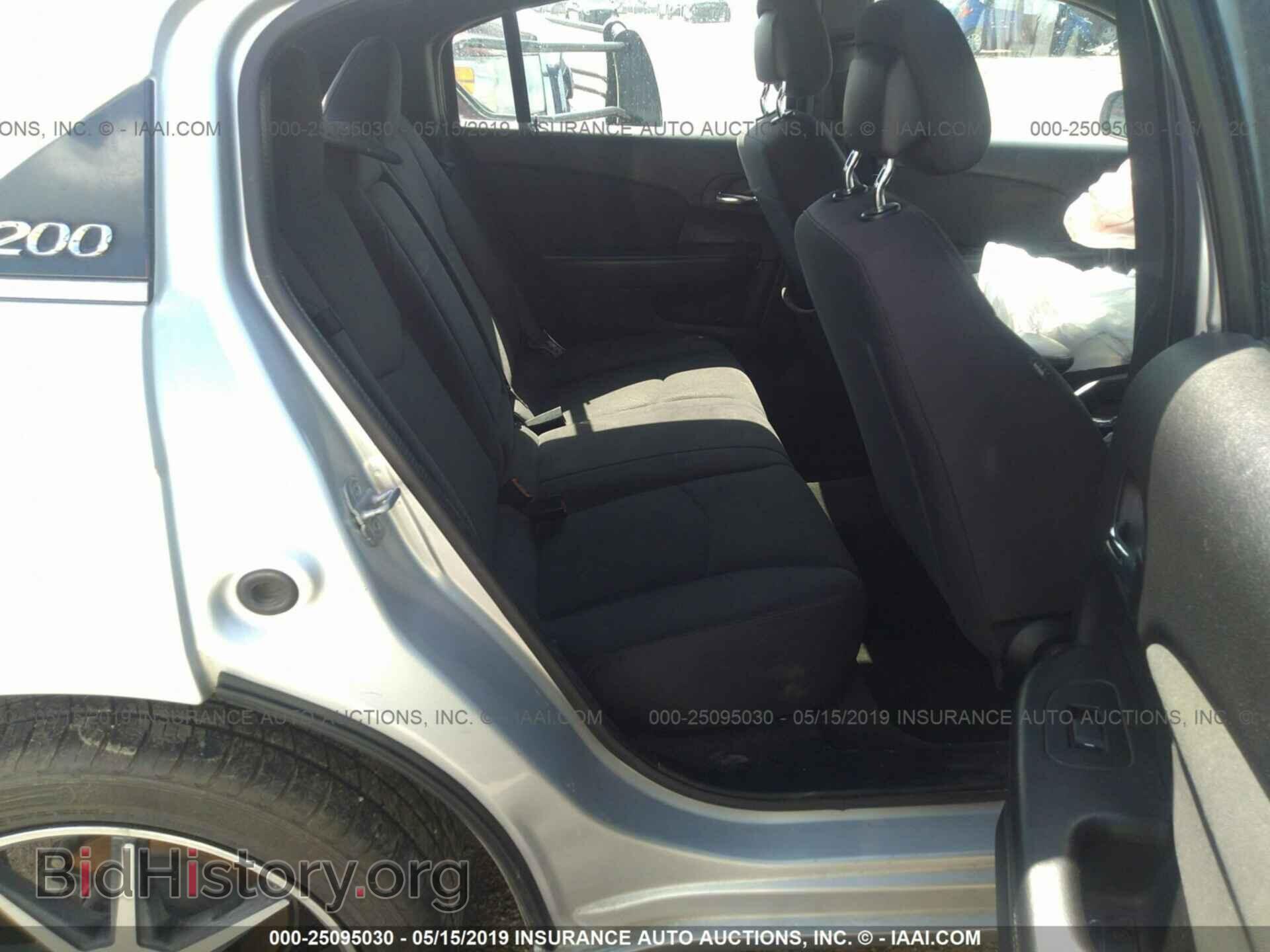 2012 CHRYSLER 200 - VIN: 1C3CCBAG1CN256462 - Фото 8