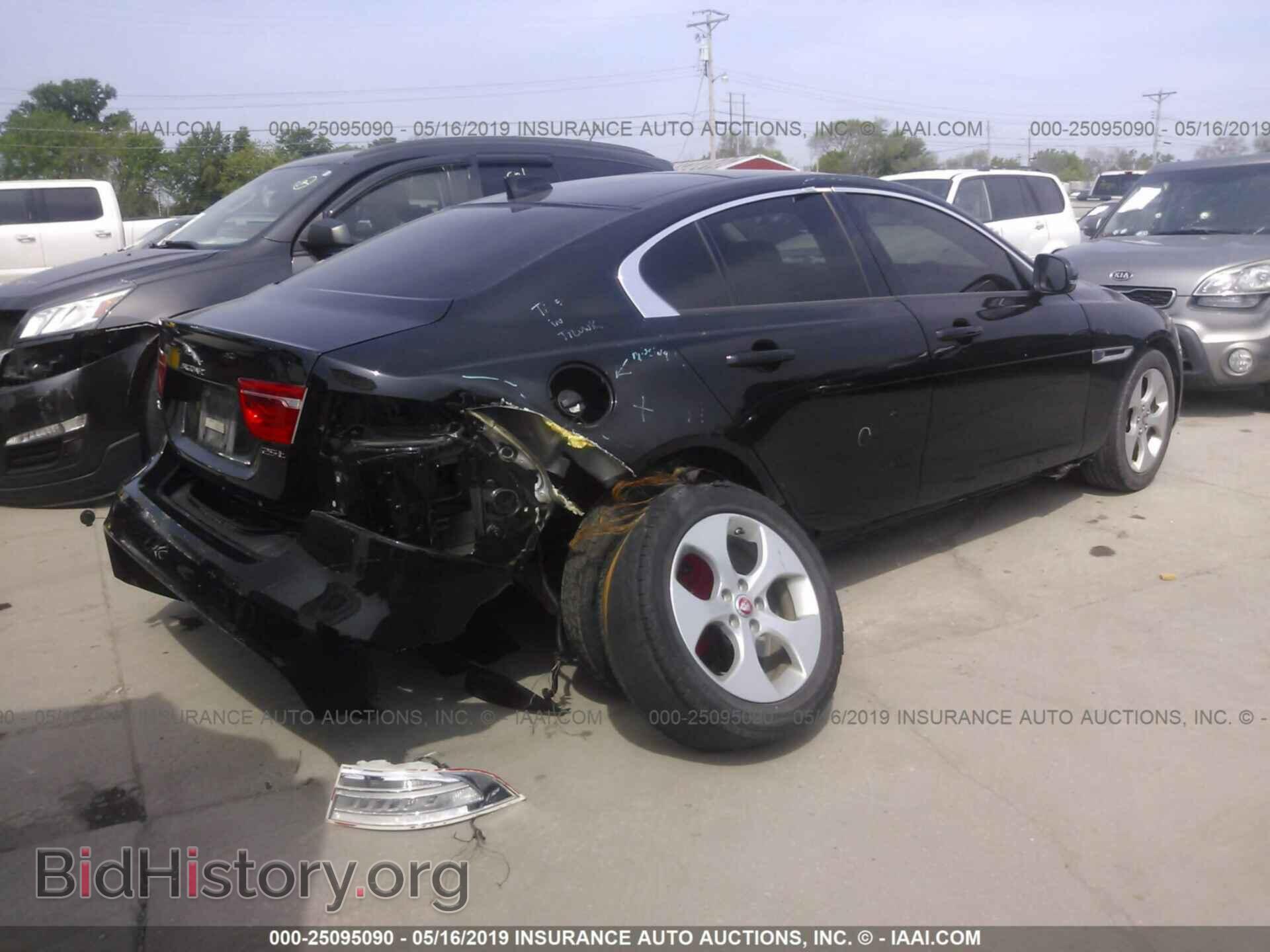 2017 JAGUAR XE - VIN: SAJAR4BGXHA958842 - Фото 4