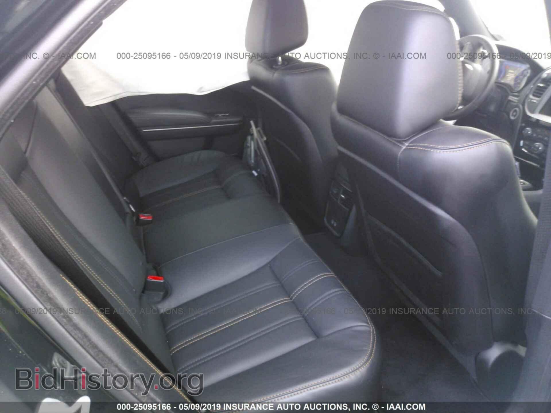 2016 CHRYSLER 300 - VIN: 2C3CCAGG5GH262300 - Photo 8