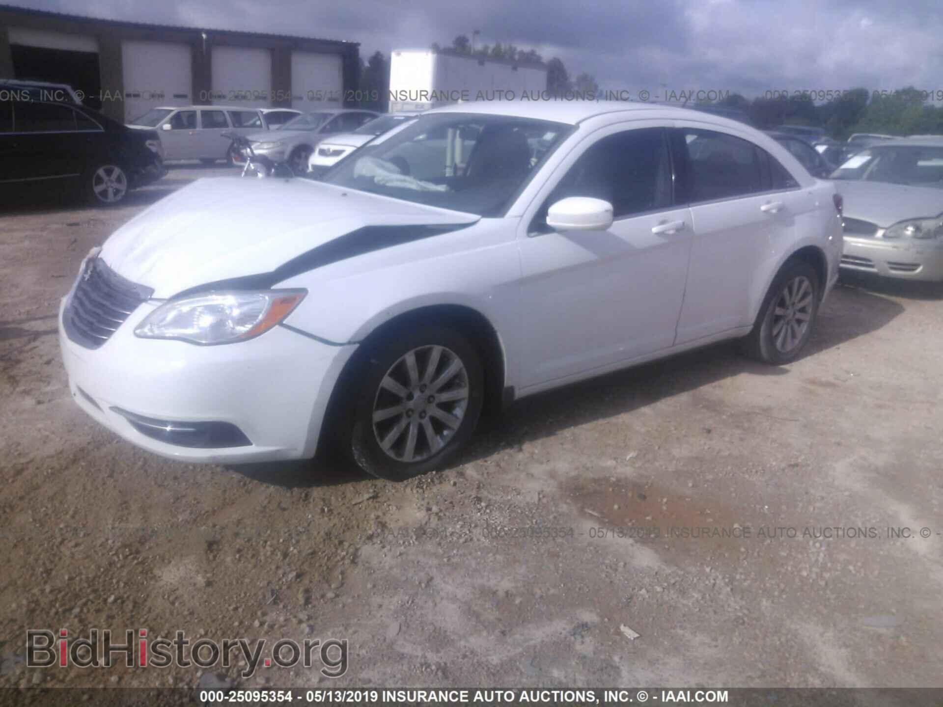 2012 CHRYSLER 200 - VIN: 1C3CCBBB0CN127437 - Фото 2