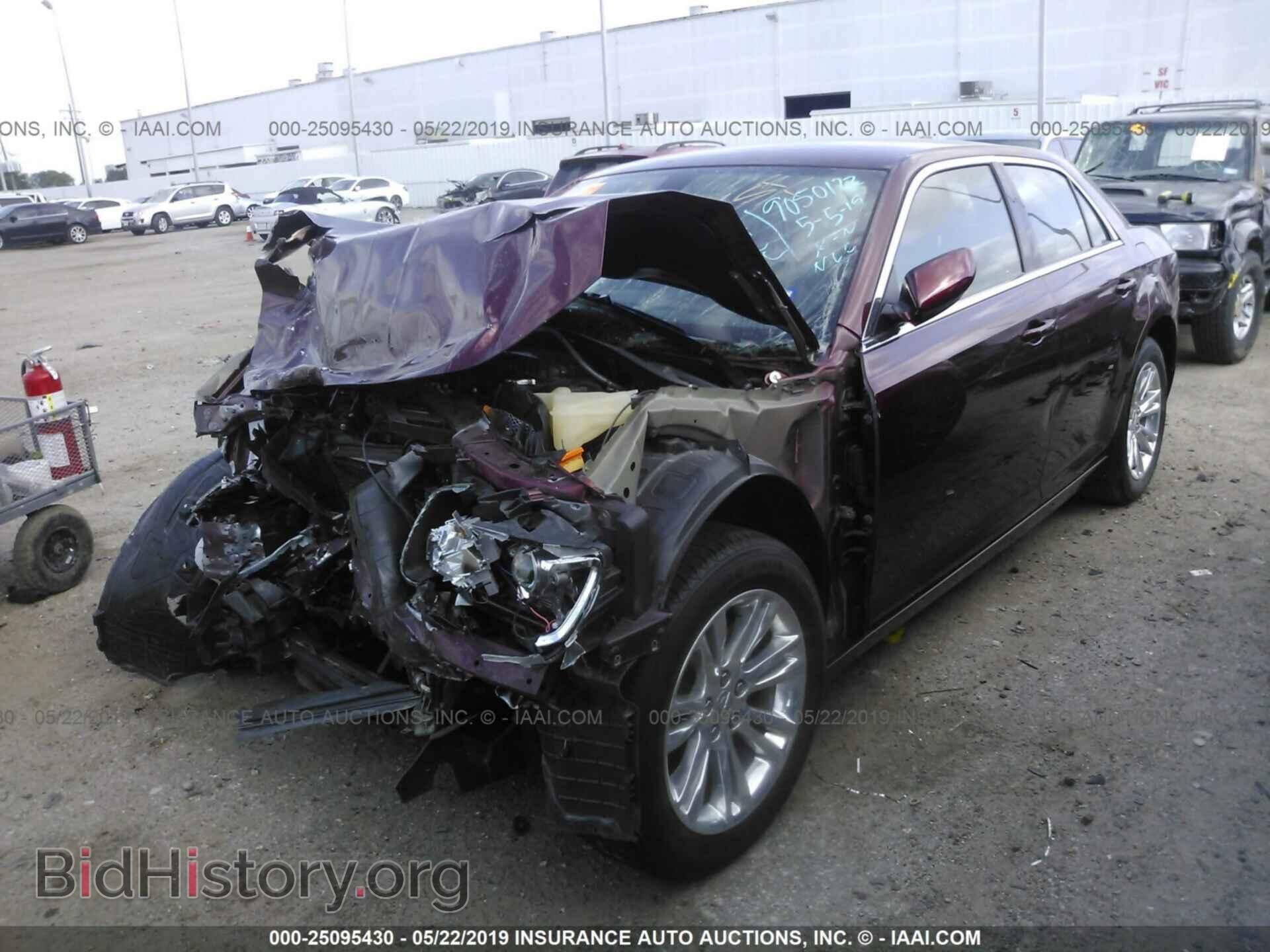 2017 CHRYSLER 300 - VIN: 2C3CCAAG3HH560158 - Фото 2