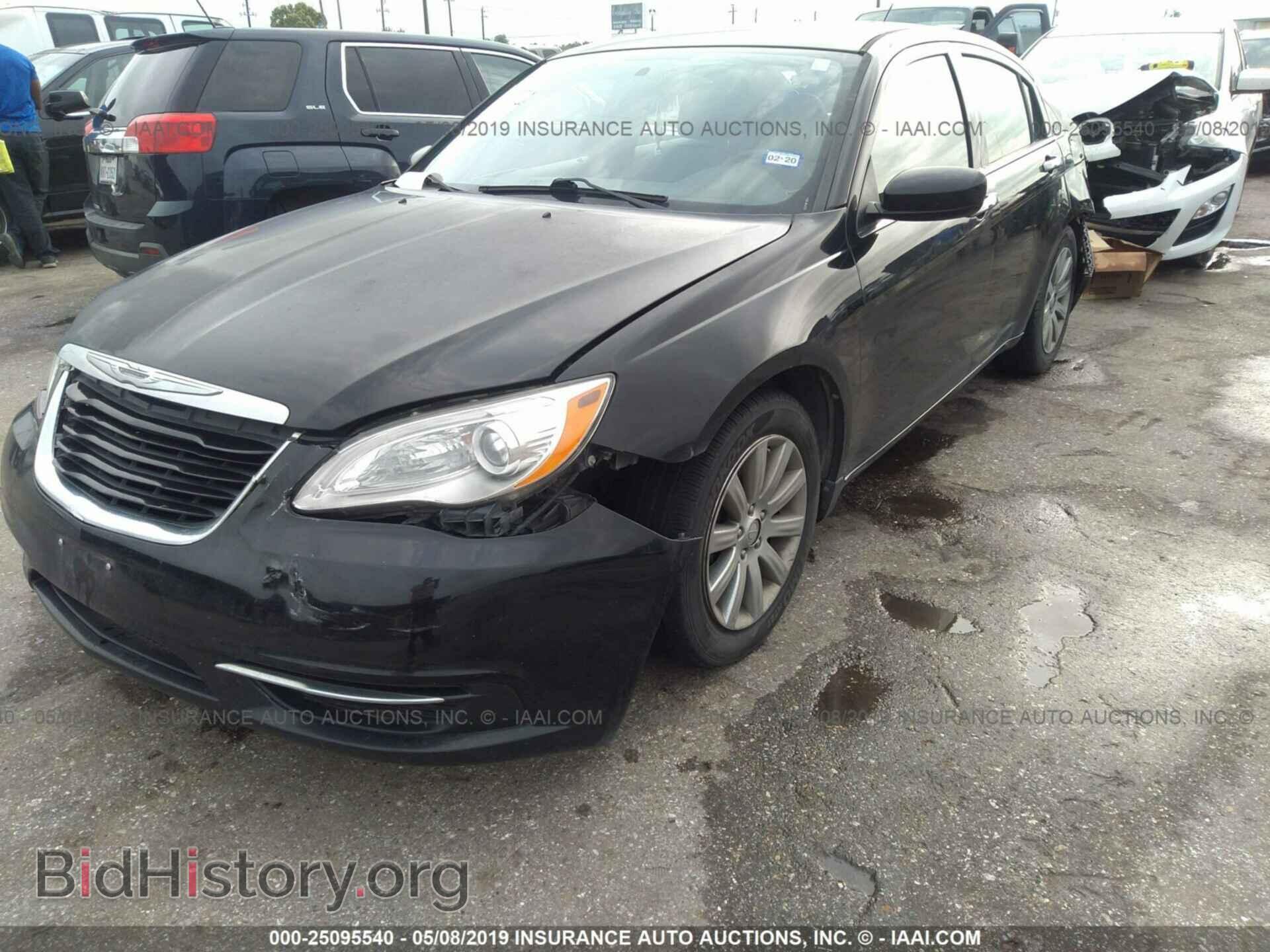 2013 CHRYSLER 200 - VIN: 1C3CCBBG2DN527237 - Фото 2
