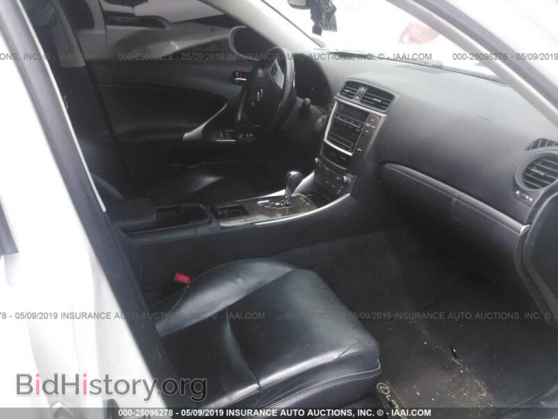 2011 Lexus IS (VIN JTHBF5C24B5140364) — фото 5 из 10