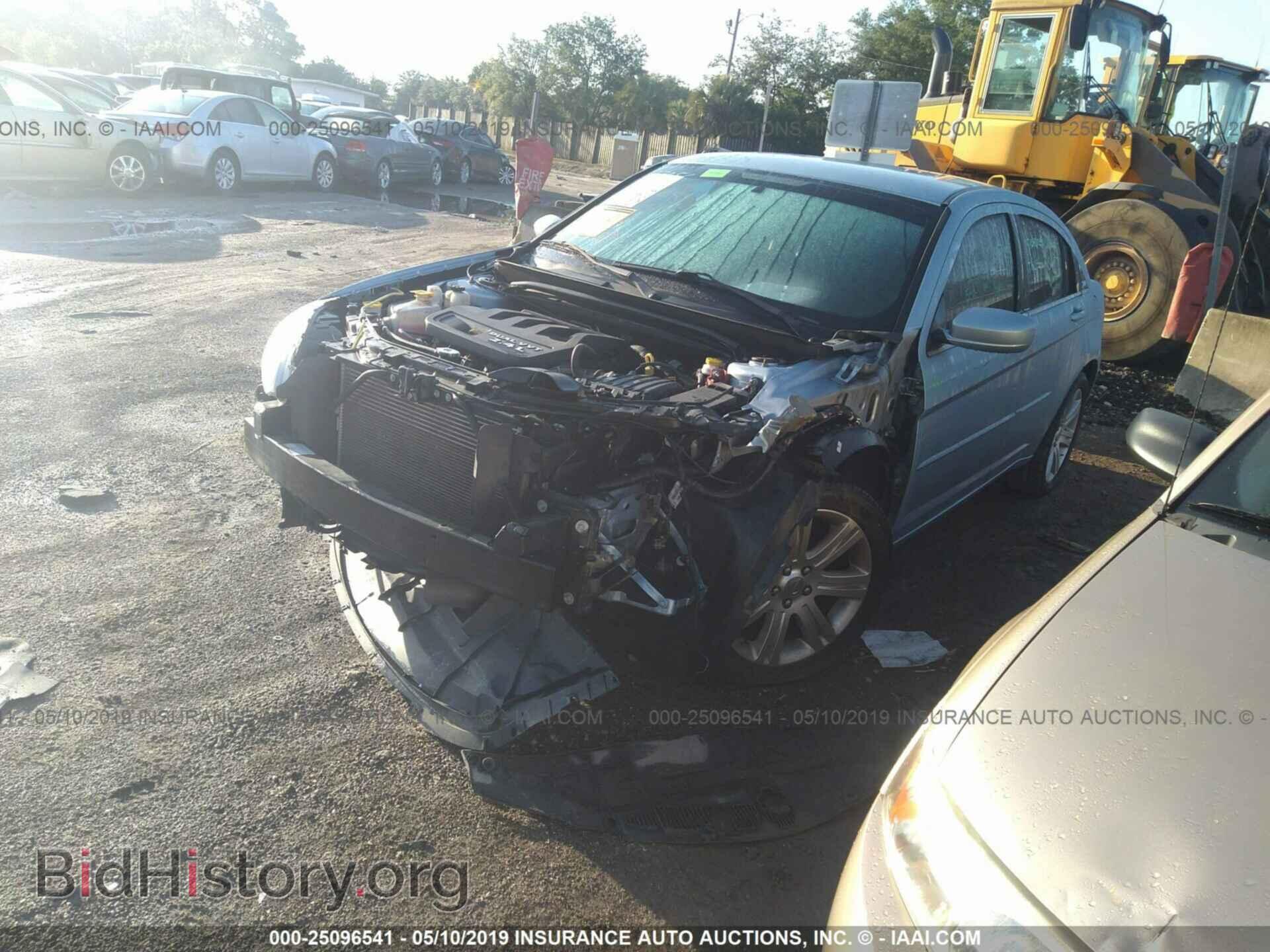 2013 CHRYSLER 200 - VIN: 1C3CCBBB0DN718613 - Photo 2