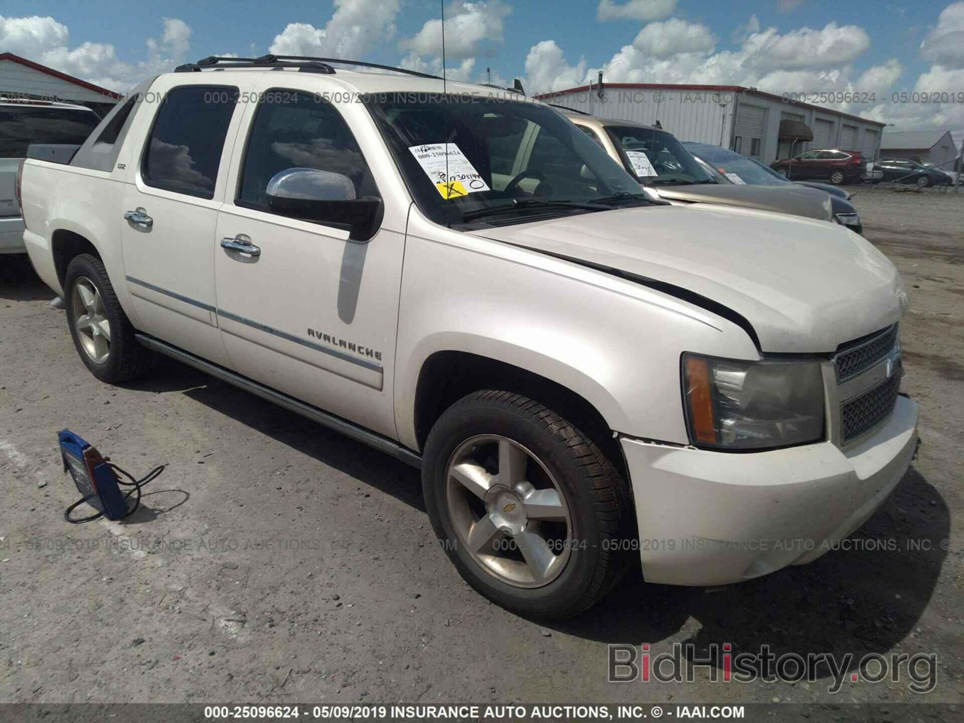 Photo 3GNVKGE05AG285252 - CHEVROLET AVALANCHE 2010