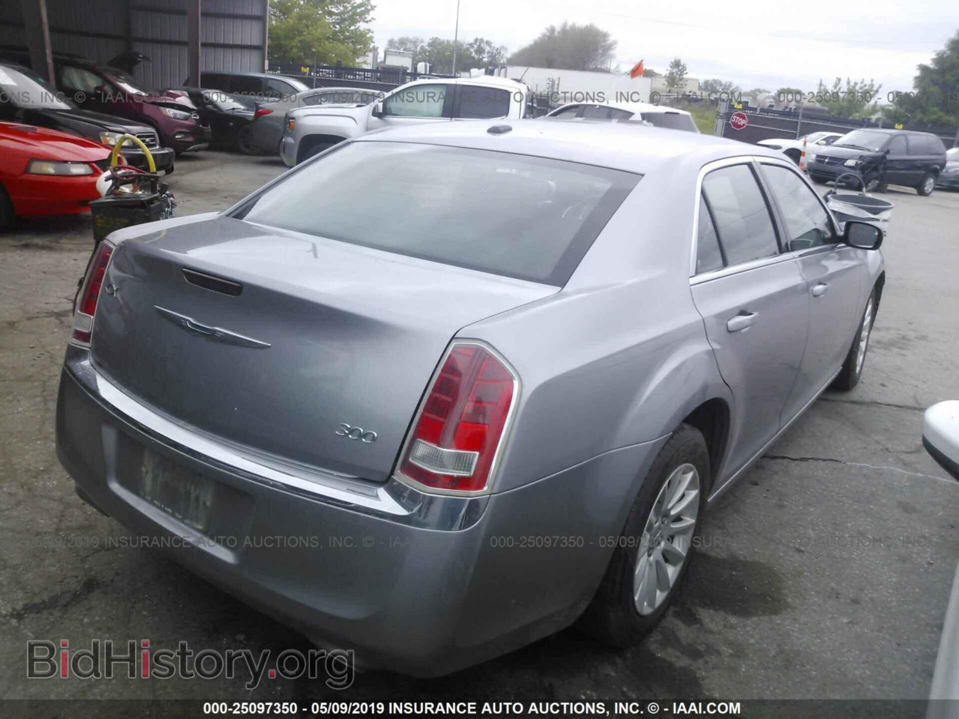 2014 CHRYSLER 300 - VIN: 2C3CCAAG5EH252842 - Фото 4