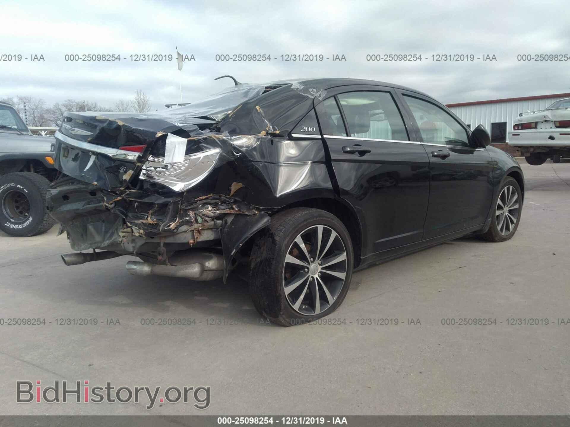 2014 CHRYSLER 200 - VIN: 1C3CCBBG4EN187137 - Фото 4