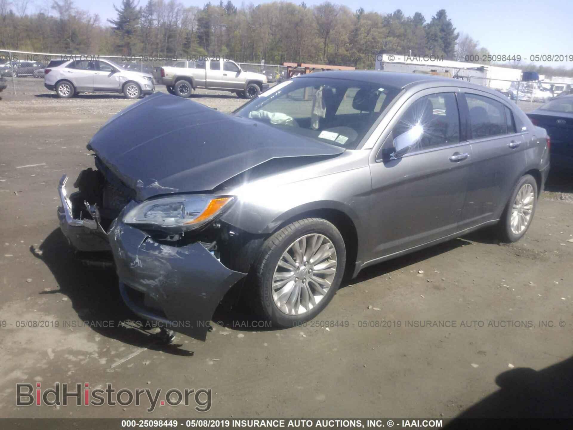 2011 CHRYSLER 200 - VIN: 1C3BC2FG5BN607621 - Фото 2