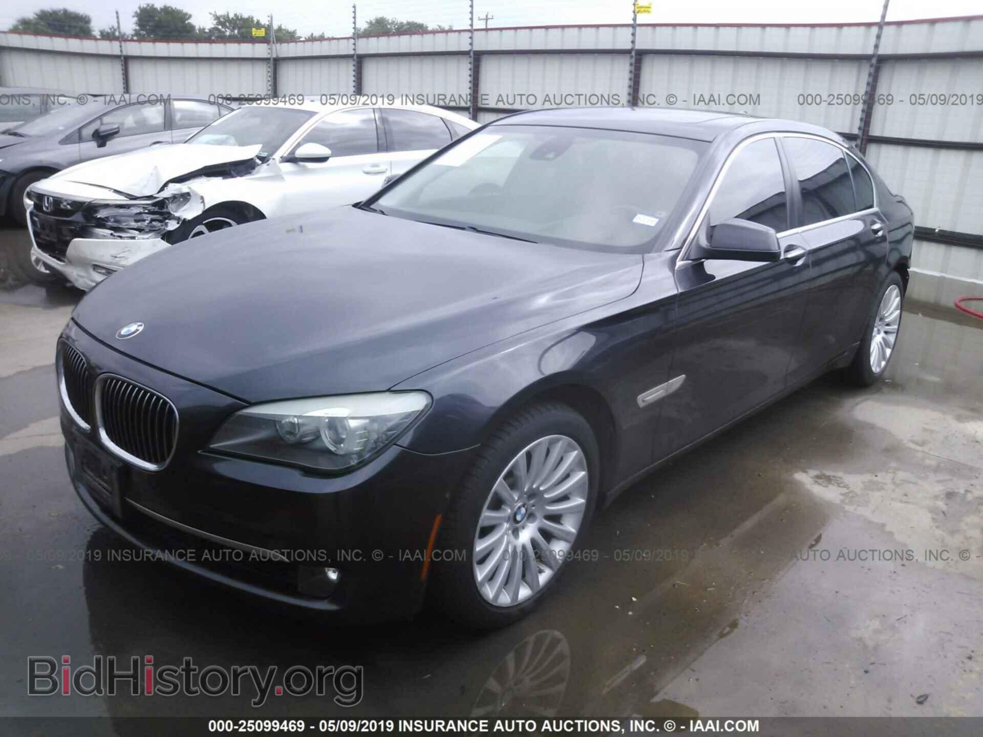 2012 BMW 750 - VIN: WBAKB8C5XCC964324 - Фото 2