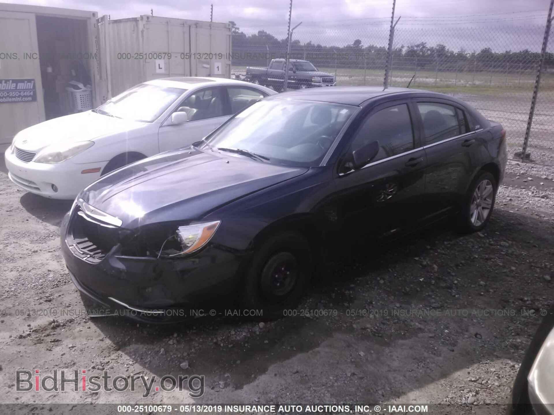 2013 CHRYSLER 200 - VIN: 1C3CCBBB9DN593322 - Photo 2