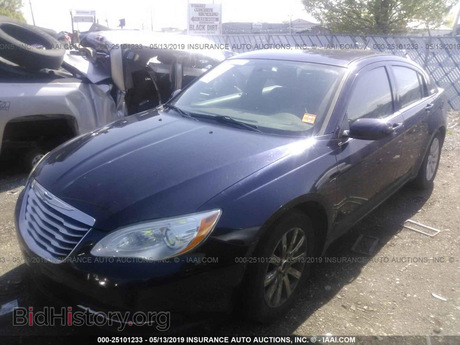 2012 CHRYSLER 200 - VIN: 1C3CCBBG1CN297897 - Фото 2