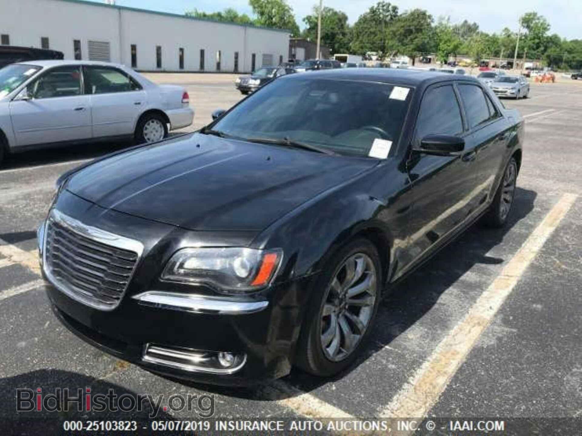 Фотография 2C3CCABTXEH323805 - CHRYSLER 300 2014