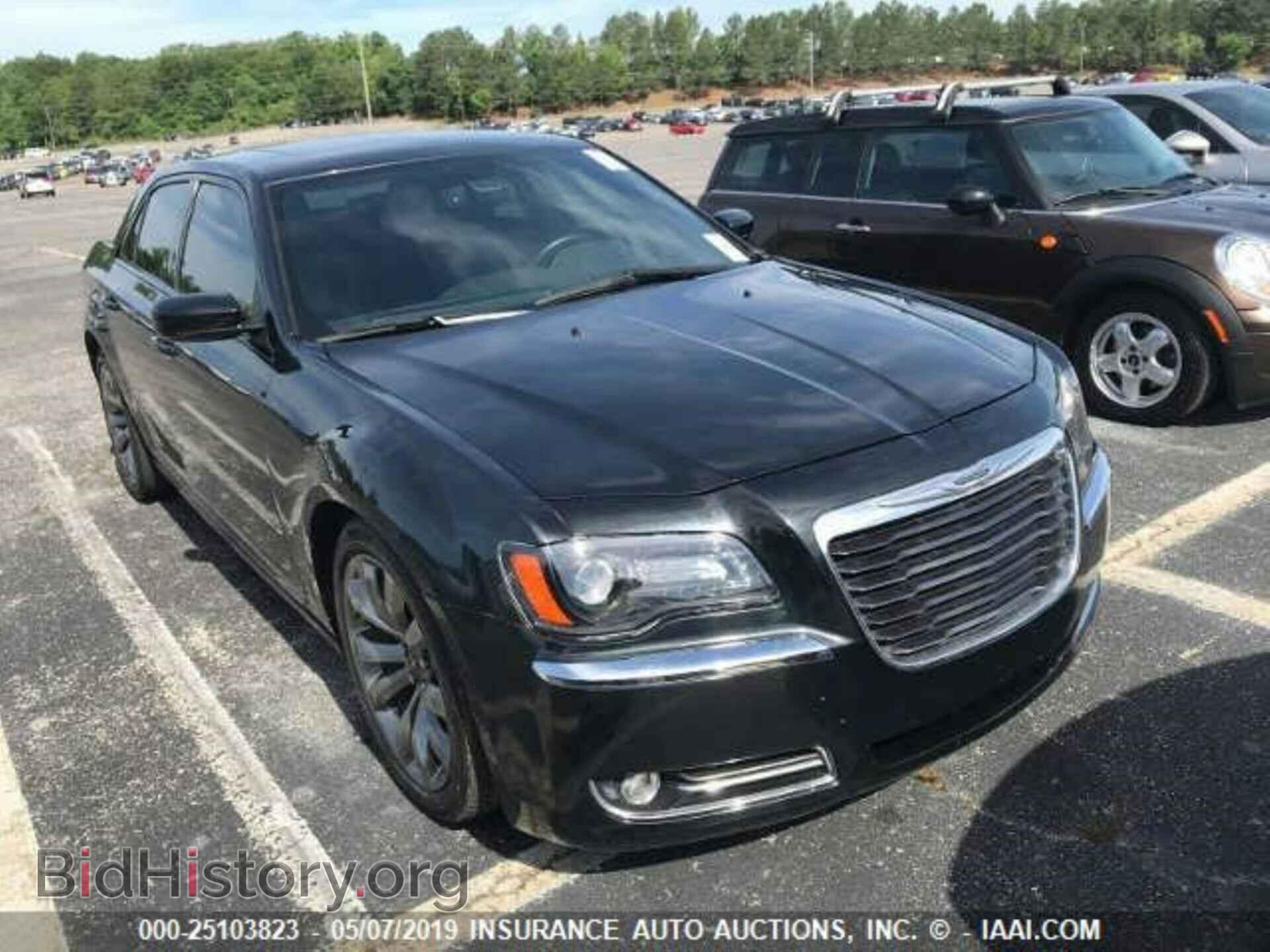 2014 CHRYSLER 300 - VIN: 2C3CCABTXEH323805 - Фото 2