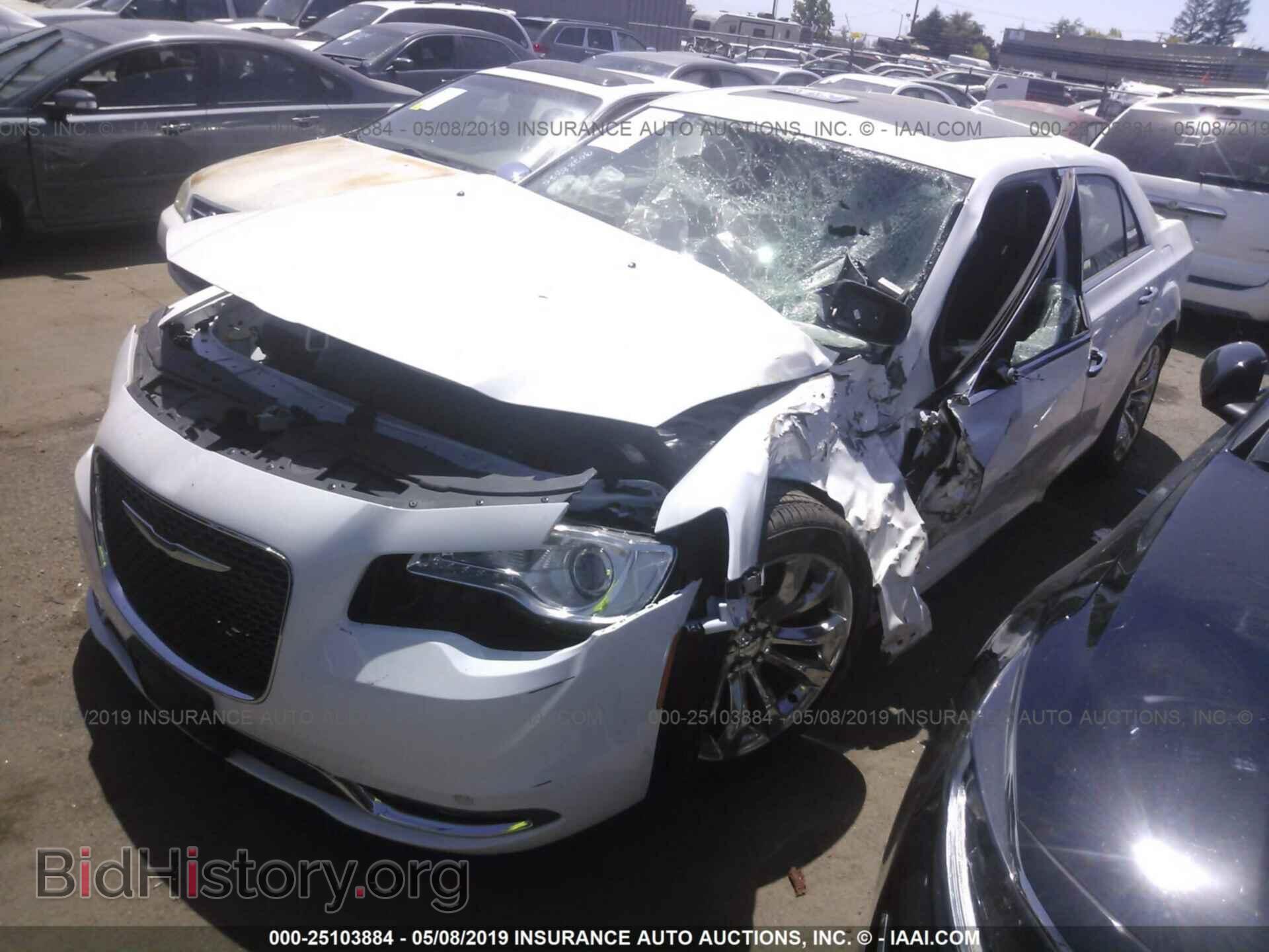 2019 CHRYSLER 300 - VIN: 2C3CCAEG1KH568583 - Фото 2