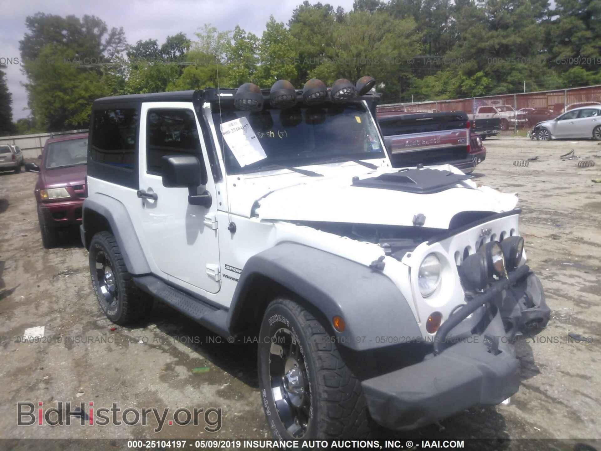 Photo 1J4AA2D14BL623875 - JEEP WRANGLER 2011