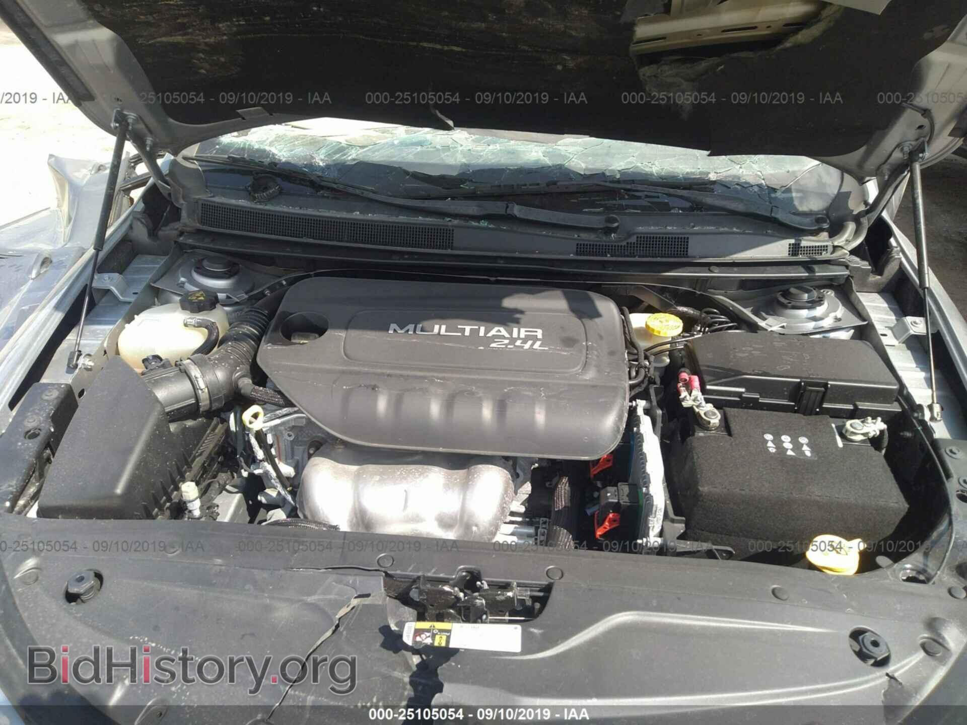 2015 CHRYSLER 200 - VIN: 1C3CCCAB3FN588434 - Фото 10