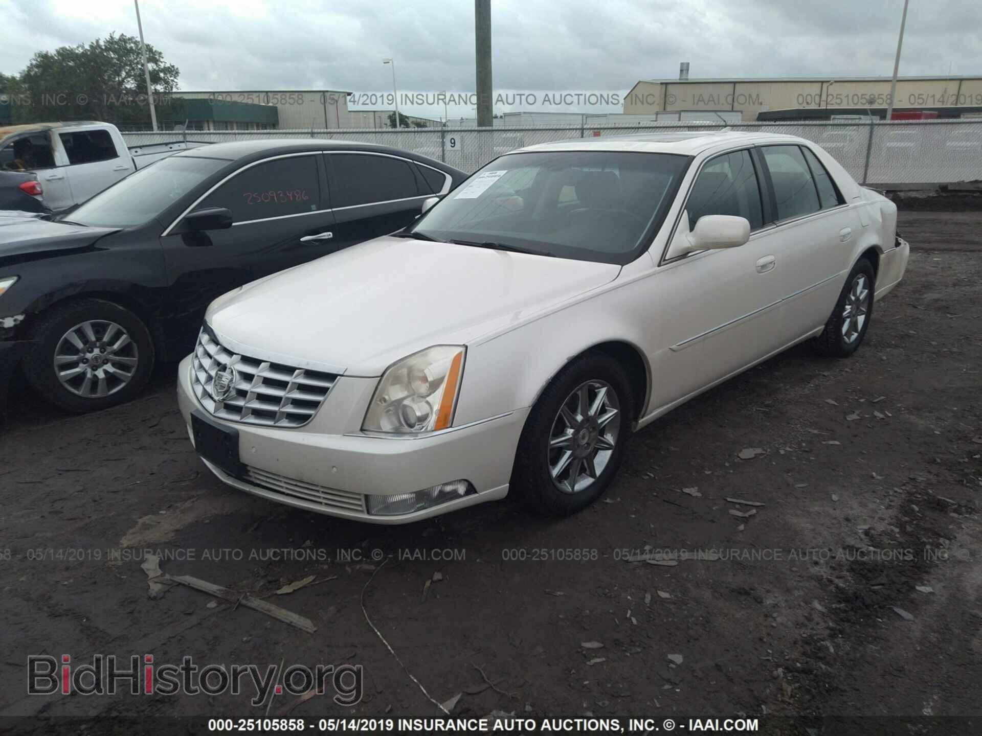 2011 CADILLAC DTS - VIN: 1G6KD5E68BU126547 - Фото 2