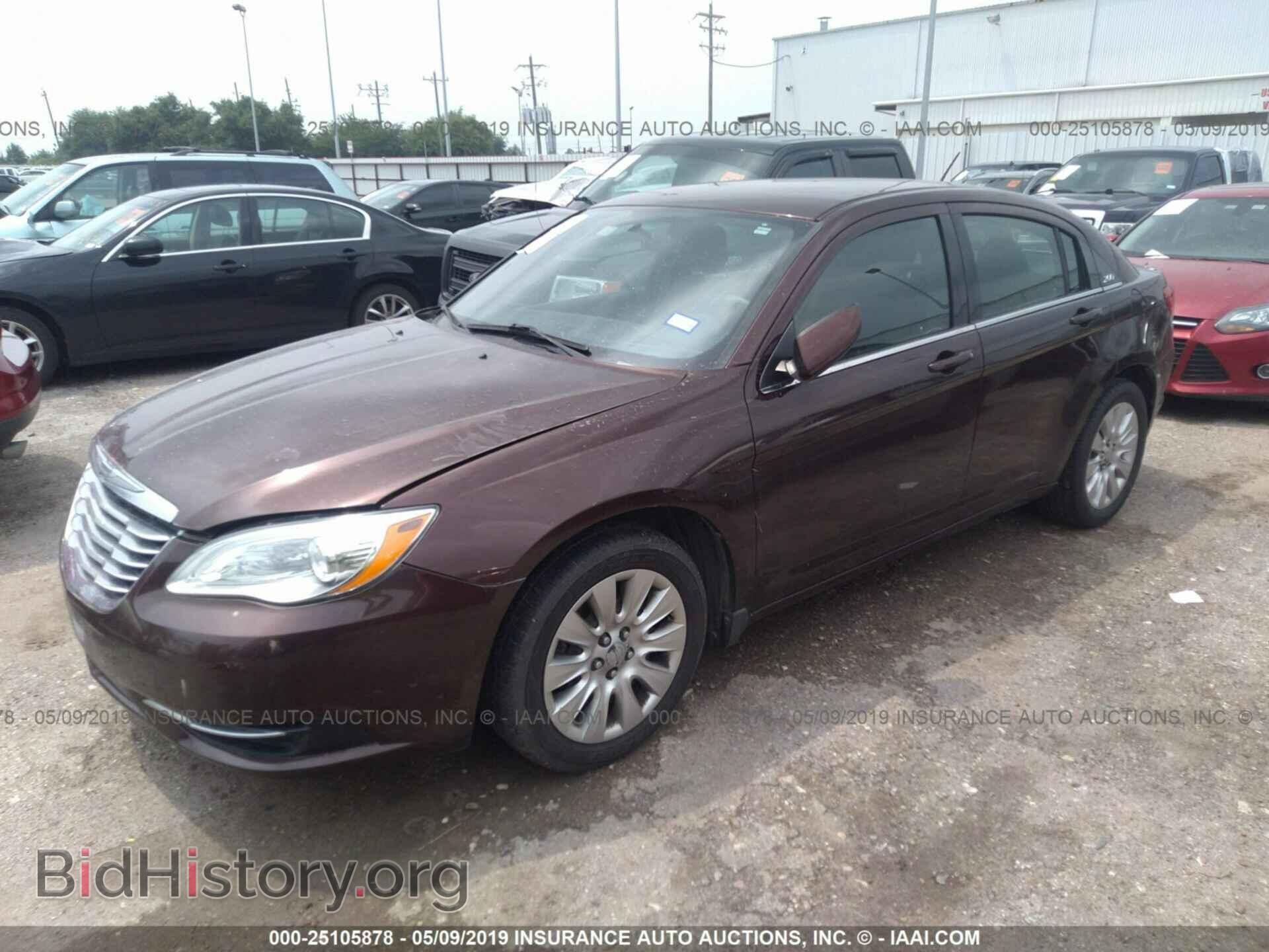2013 CHRYSLER 200 - VIN: 1C3CCBAB9DN762739 - Фото 2