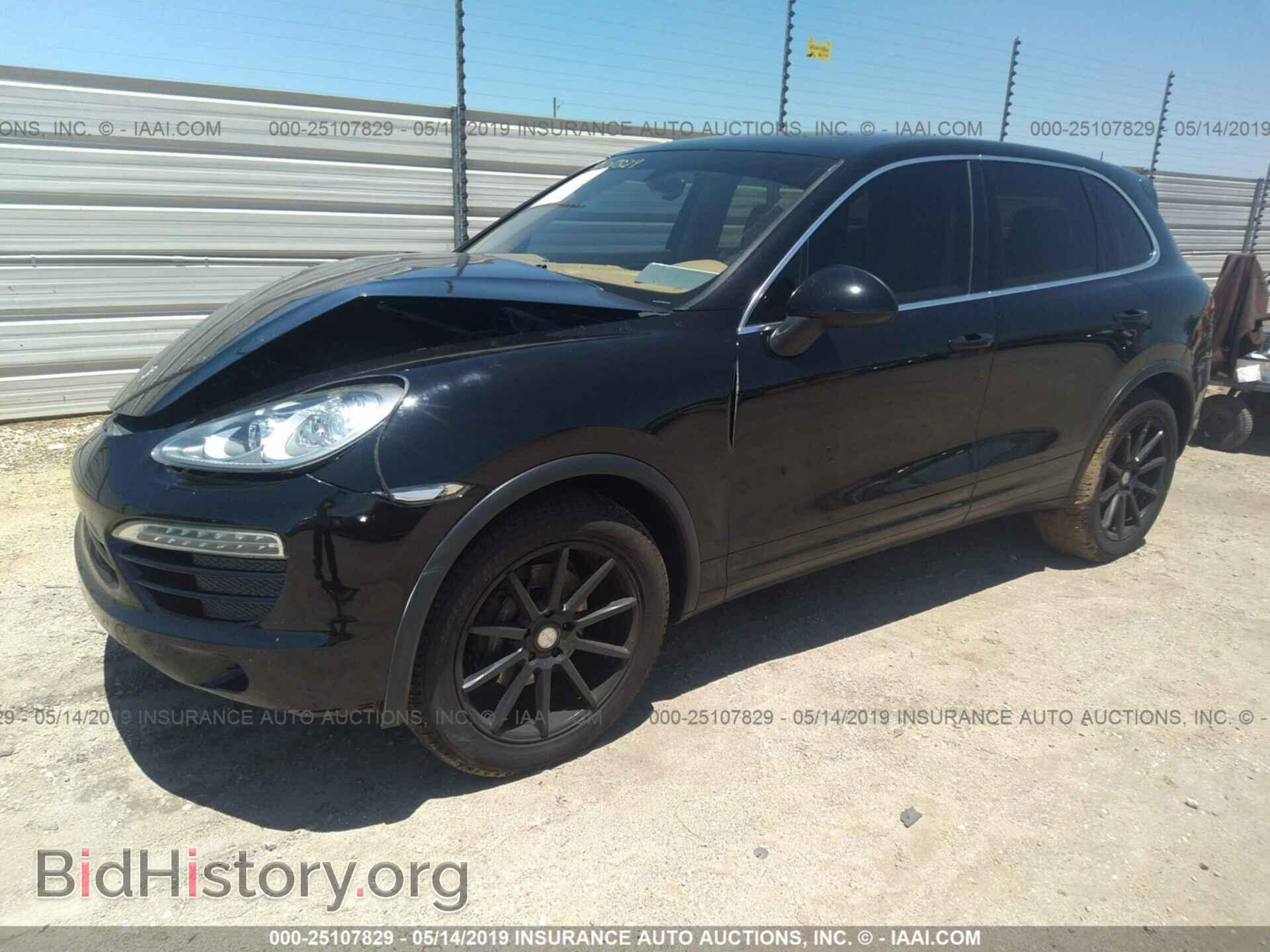 2011 PORSCHE CAYENNE - VIN: WP1AA2A28BLA03211 - Photo 2