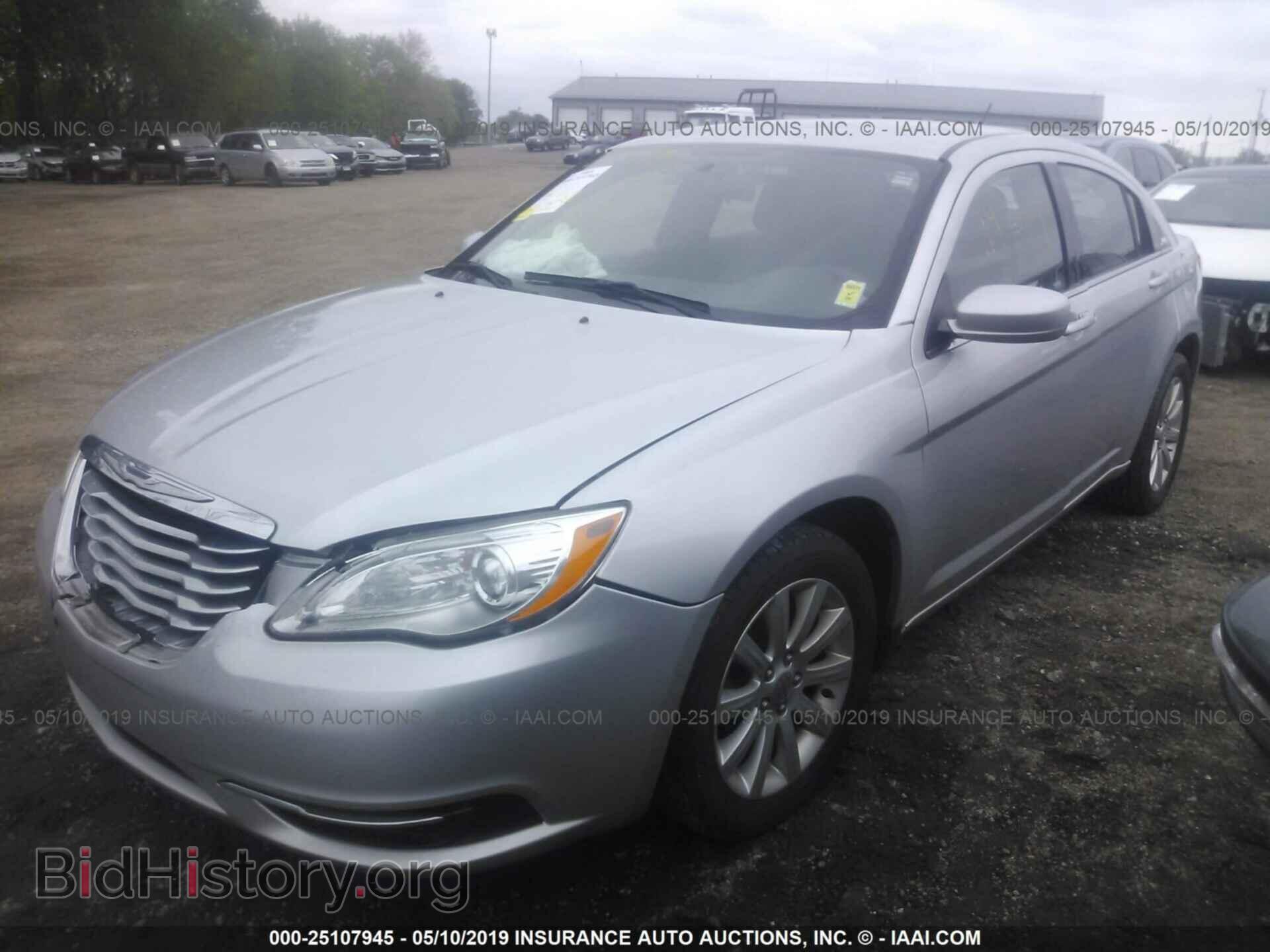 2011 CHRYSLER 200 - VIN: 1C3BC1FB4BN625896 - Фото 2