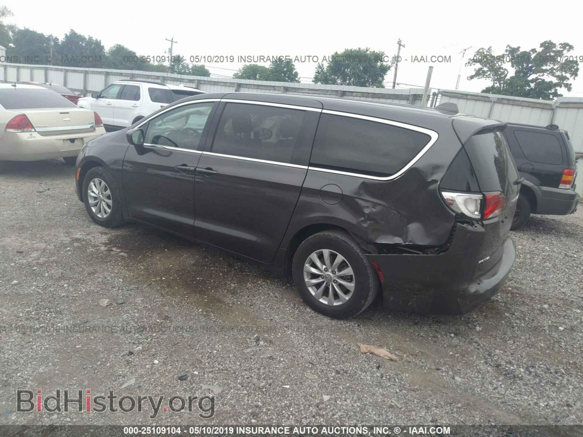 2017 CHRYSLER PACIFICA - VIN: 2C4RC1DG9HR517780 - Фото 3