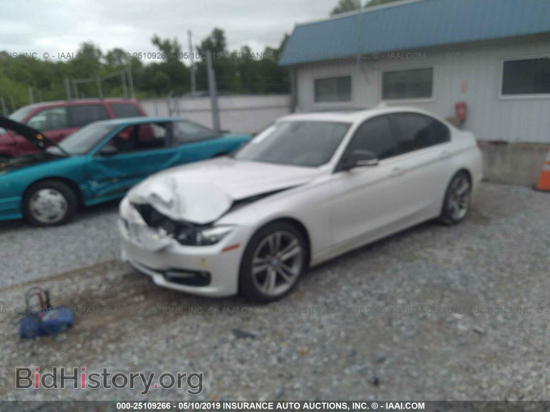 2012 BMW 328 - VIN: WBA3A5C52CF342899 - Фото 2