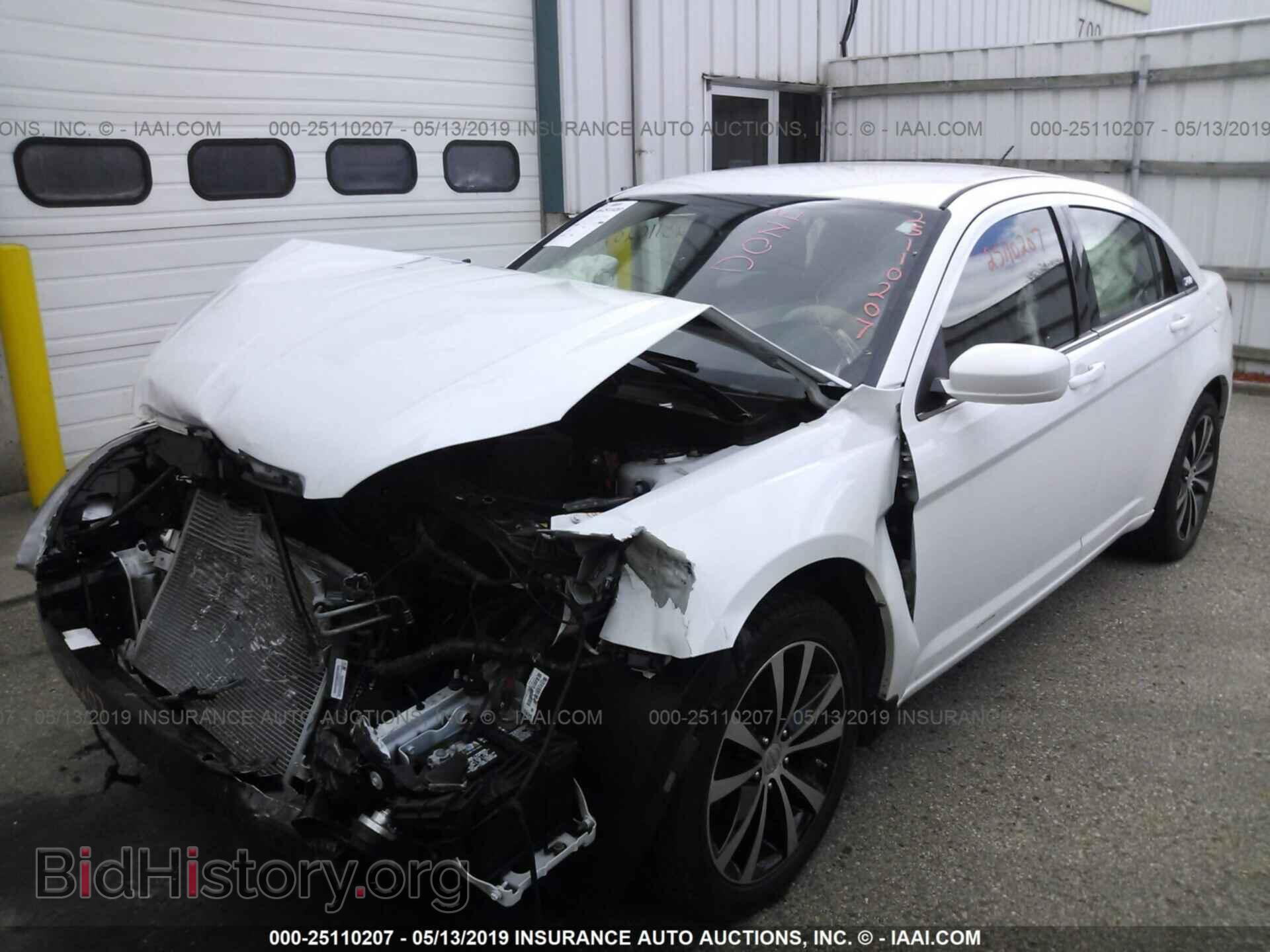 2013 CHRYSLER 200 - VIN: 1C3CCBBG5DN745575 - Фото 2