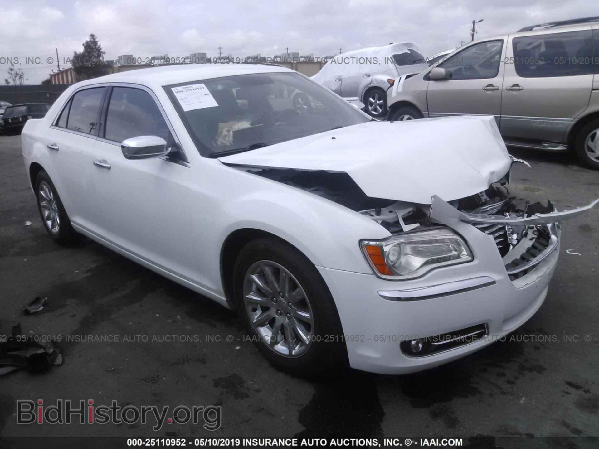 Фотография 2C3CCAEG3DH621111 - CHRYSLER 300C 2013