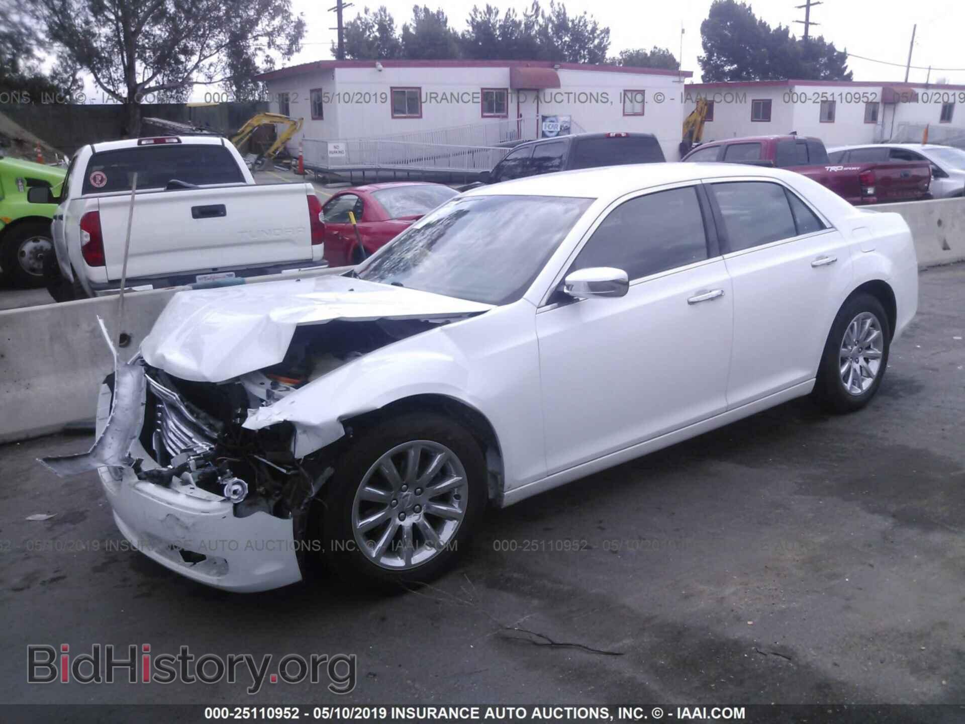 2013 CHRYSLER 300C - VIN: 2C3CCAEG3DH621111 - Фото 2