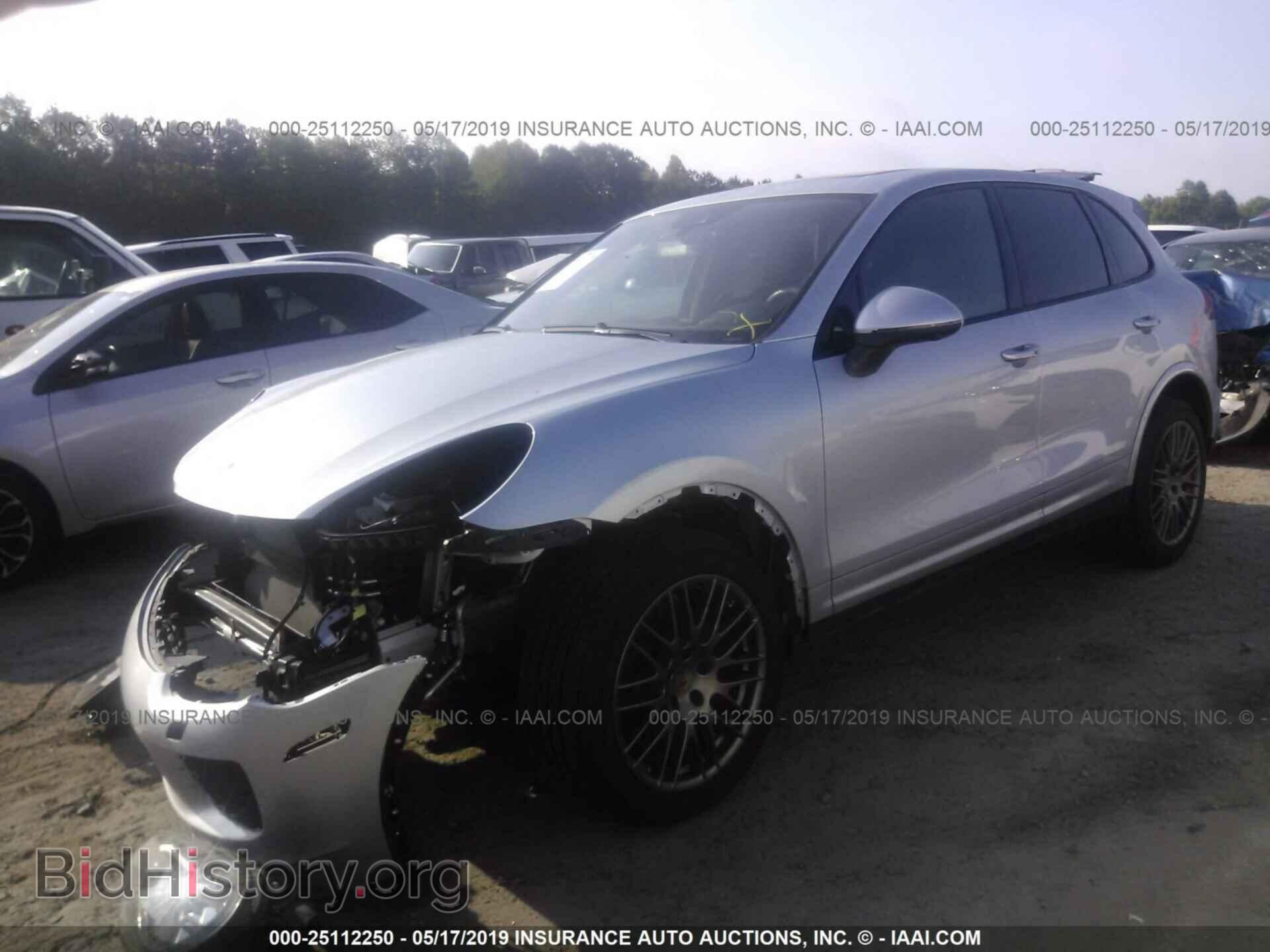 2017 PORSCHE CAYENNE - VIN: WP1AA2A20HKA81853 - Фото 2