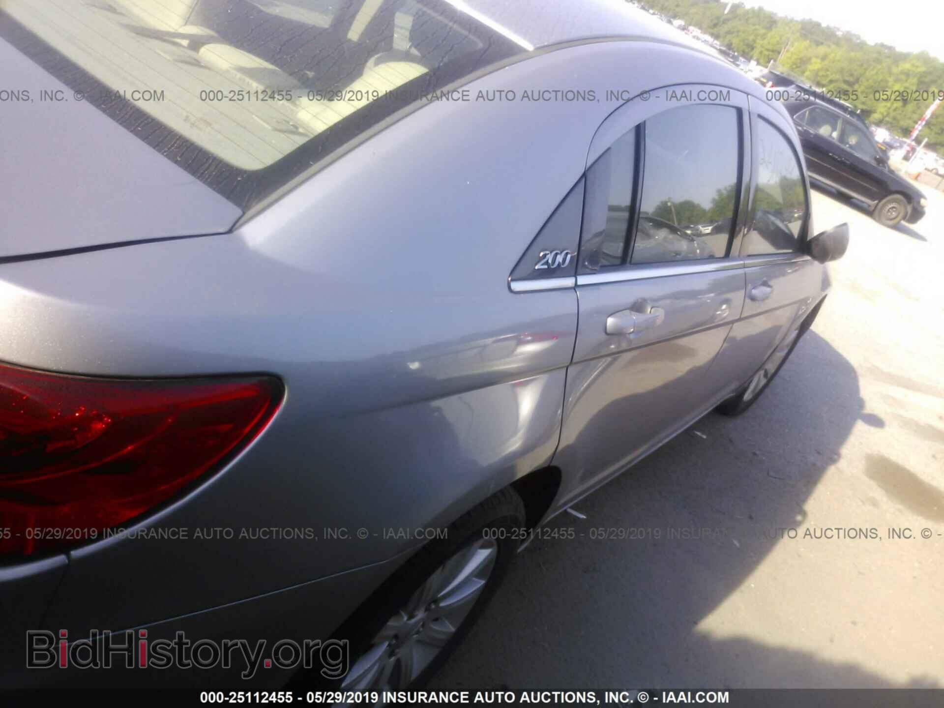 2013 CHRYSLER 200 - VIN: 1C3CCBBG5DN532111 - Photo 4