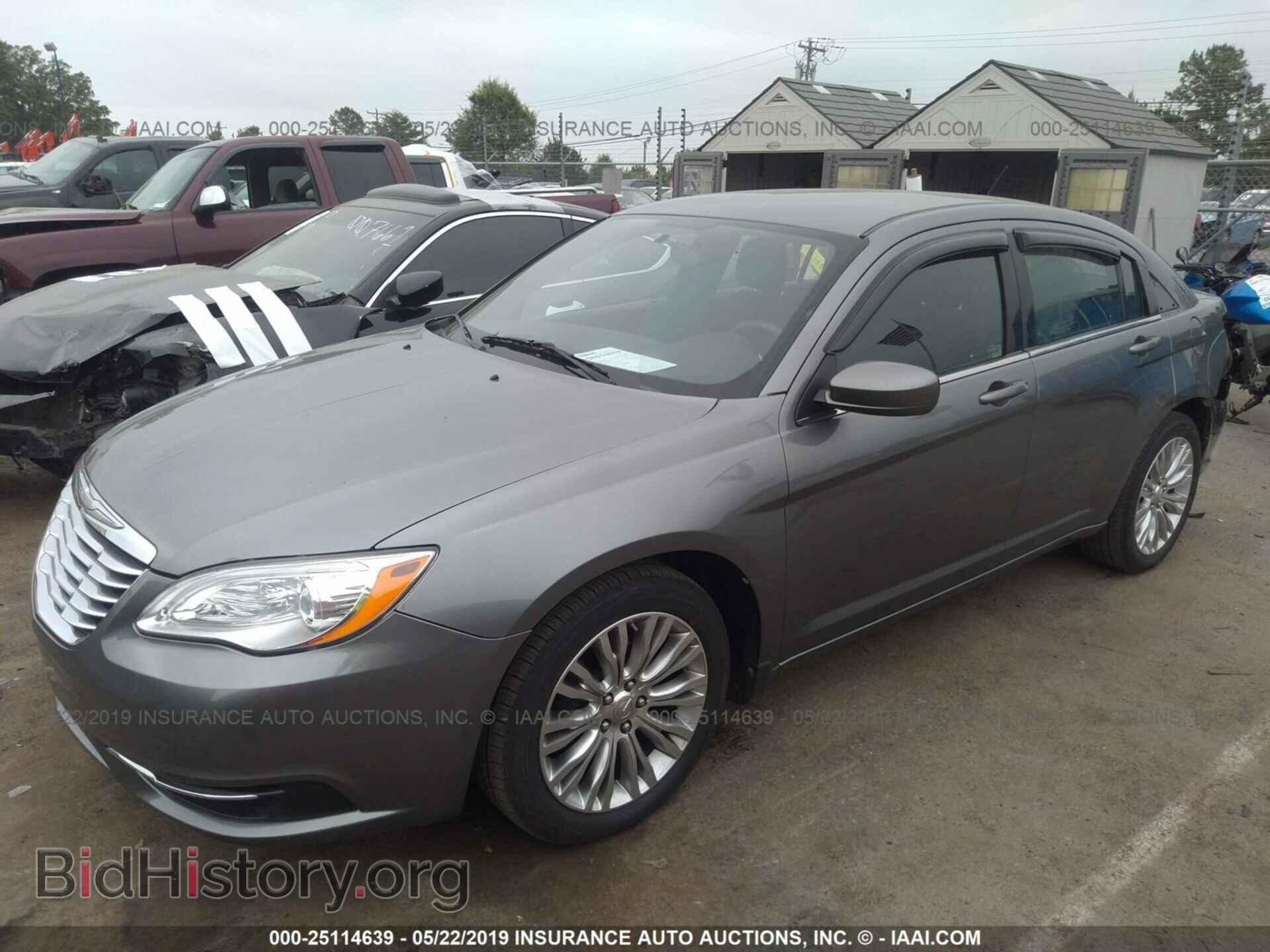 2012 CHRYSLER 200 - VIN: 1C3CCBAB6CN113852 - Фото 2