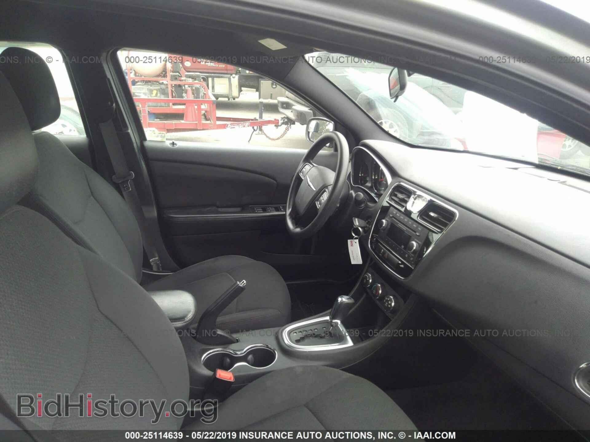 2012 CHRYSLER 200 - VIN: 1C3CCBAB6CN113852 - Фото 5