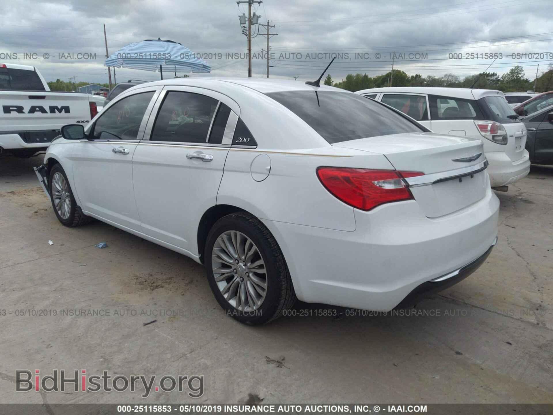 2011 CHRYSLER 200 - VIN: 1C3BC2FG8BN570497 - Фото 3