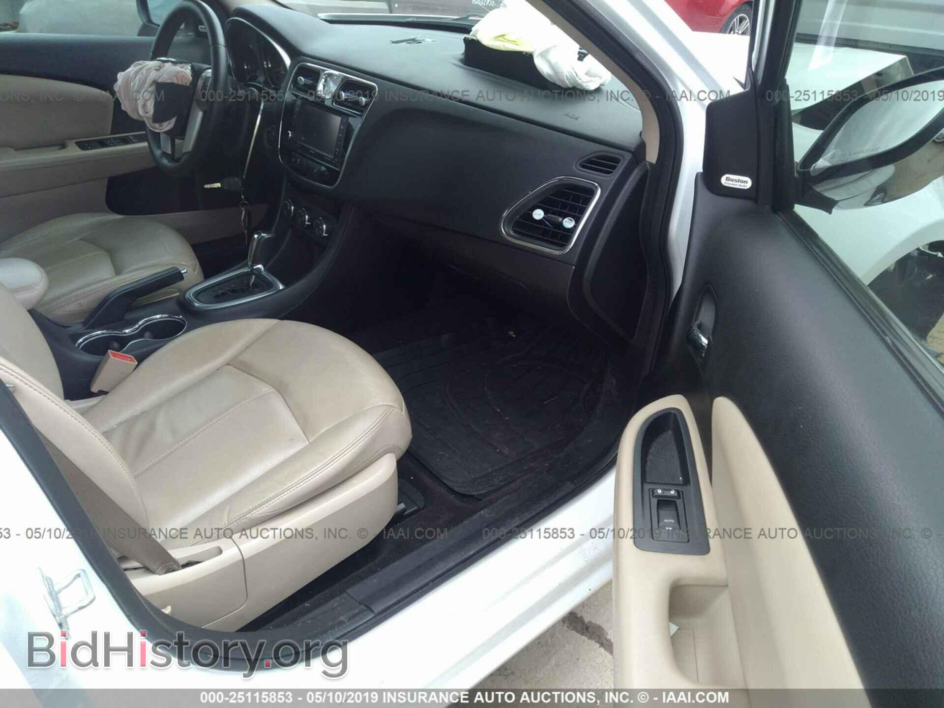 2011 CHRYSLER 200 - VIN: 1C3BC2FG8BN570497 - Фото 5