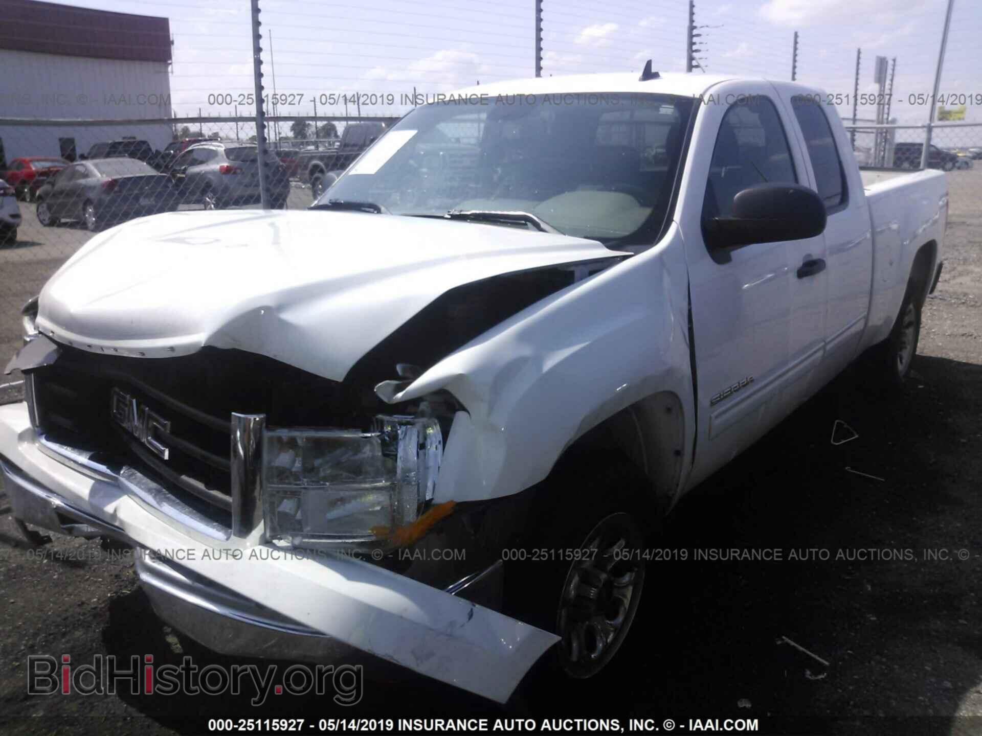 2011 GMC SIERRA - VIN: 1GTR1UEA5BZ128861 - Фото 2