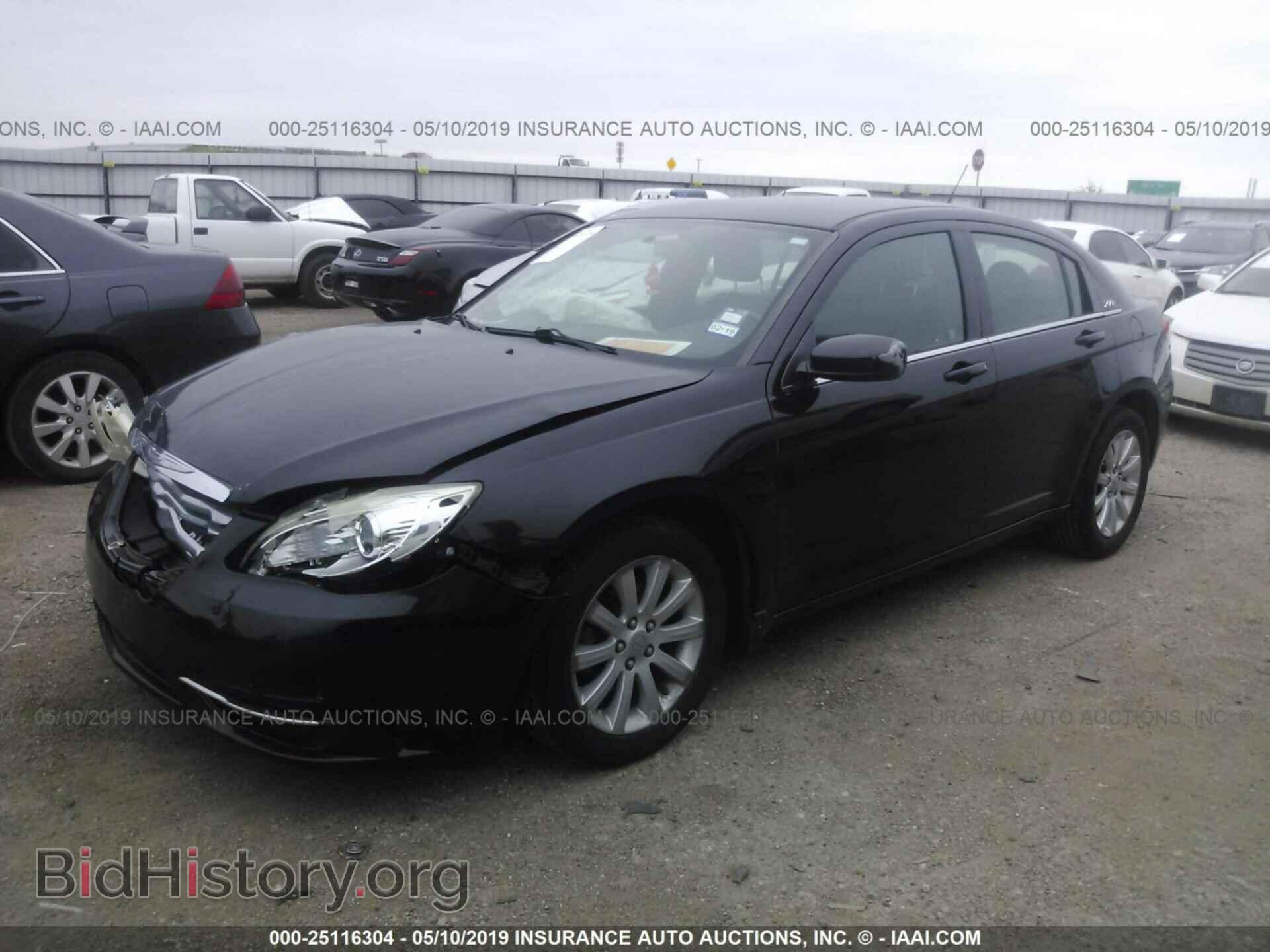 2011 CHRYSLER 200 - VIN: 1C3BC1FB1BN521883 - Photo 2
